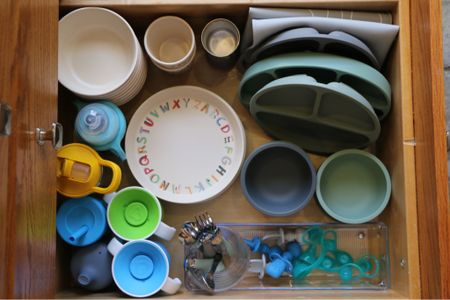 We’re not the family to create a floor bed, but devoting a drawer to fostering our toddler’s independence? Sure! Here’s what’s in it:

#montessori #kidsinthekitchen #toddlerkitchen #mealtime #toddlermealtime 

#LTKFind #LTKfamily #LTKkids