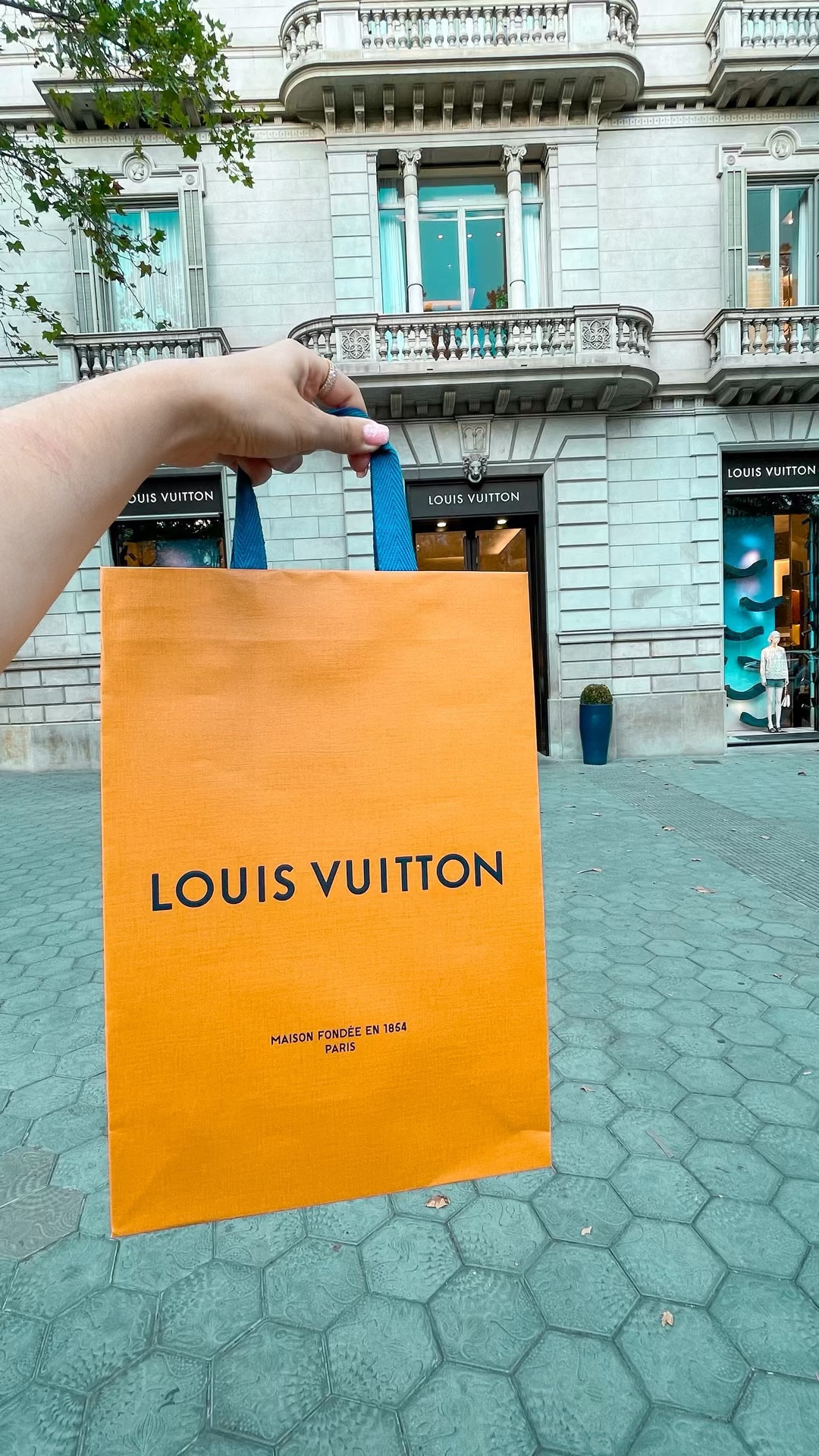 Louis Vuitton - LV Moon Square Sunglasses - Black - Women - Luxury