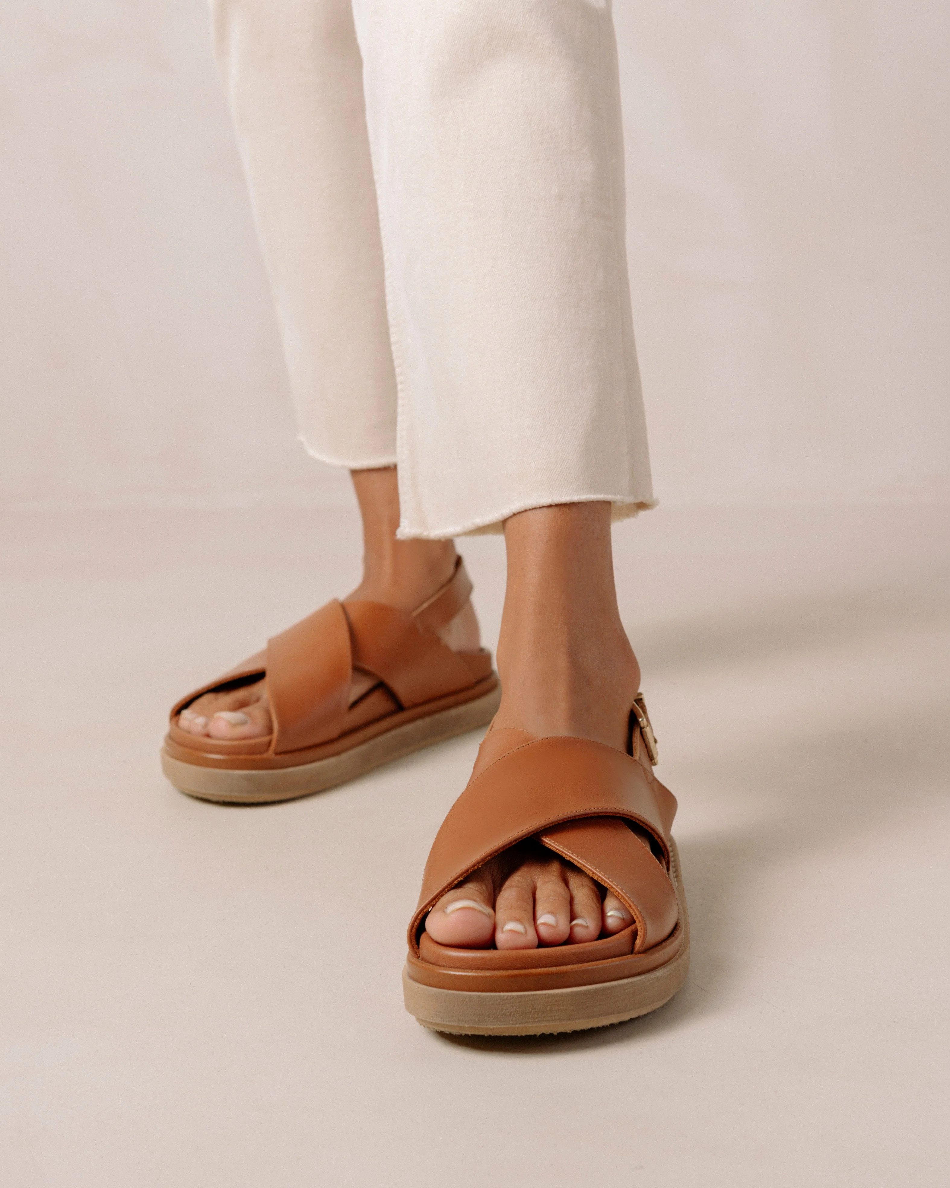 Marshmallow - Brown Leather Criss Cross Sandals | ALOHAS | Alohas FR