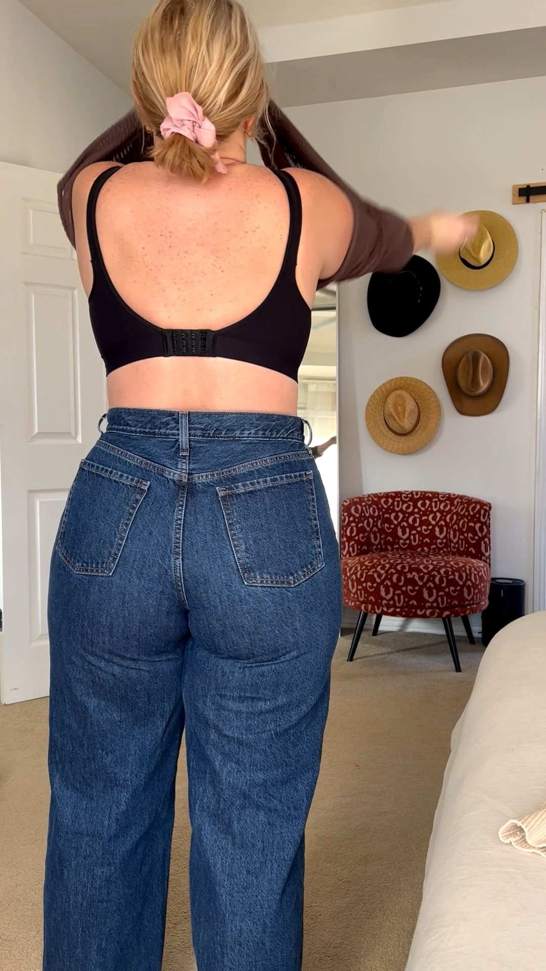 A good mom fit starts with amazing undergarments!! 🙌🏼 @Truekind  keeps EVERYTHING exactly where it belongs 😜 

Bra- L
Undies- XL
Jeans- 10 Tall
Sweater- L

#grwm #wirelessbra #underwear #momfit

#LTKmomlife #LTKMidsize #LTKootd