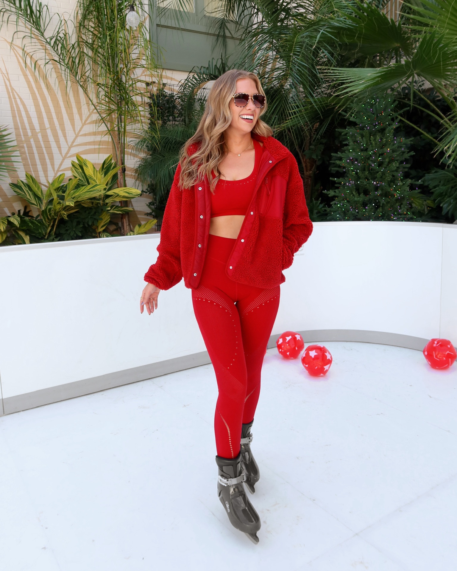 Obsessed with this set from Fabletics! 

Workout 
Activewearr
Matching set 
Red 
Fabletics 

#LTKHoliday #LTKFitness #LTKSeasonal