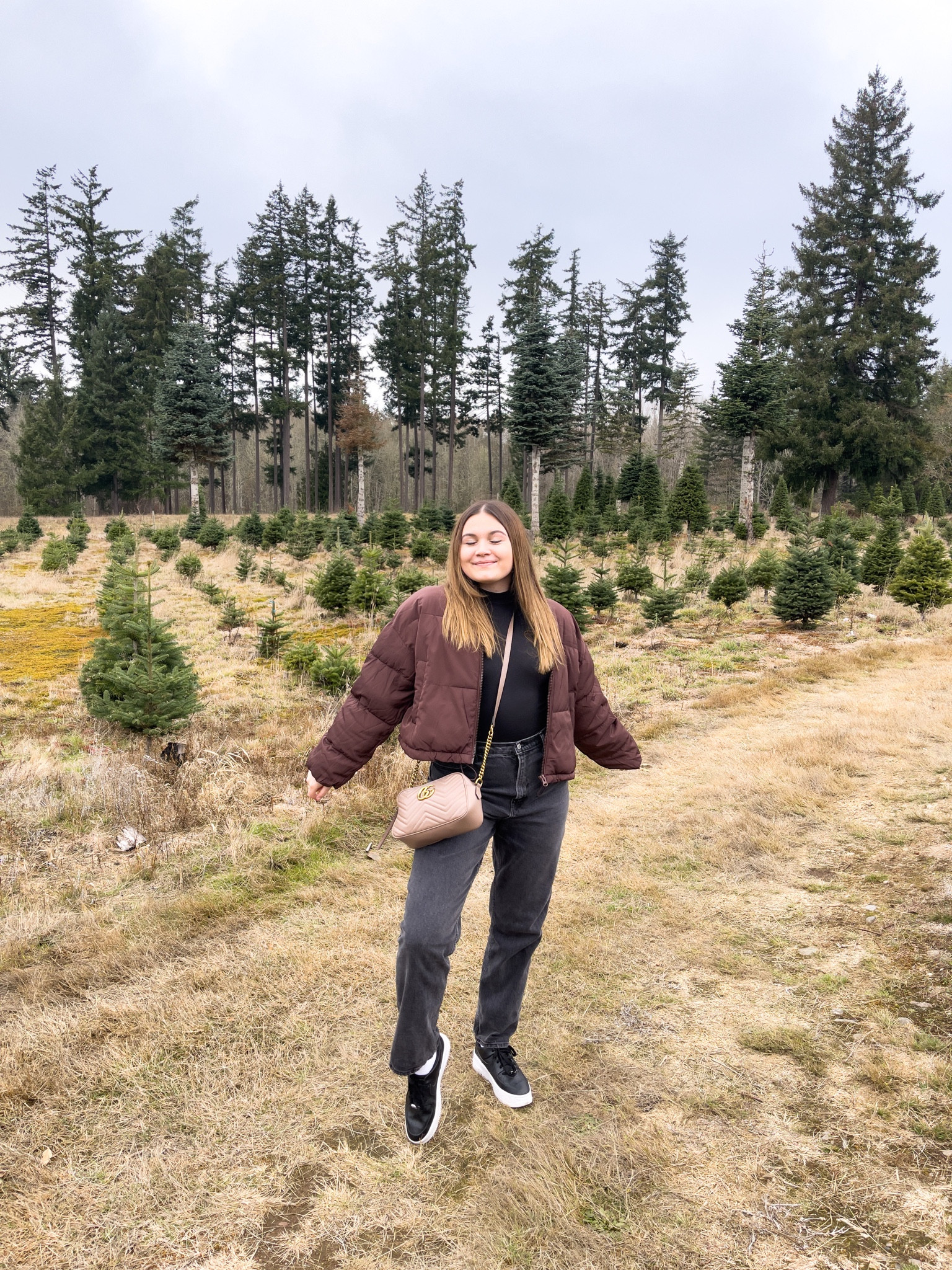 Casual black and brown outfit idea for fall/winter! Featuring an H&M jacket and 90s denim

I’m wearing a L jacket, M bodysuit, size 31 jeans and size 9 sneakers 

#LTKstyletip #LTKunder100 #LTKHoliday