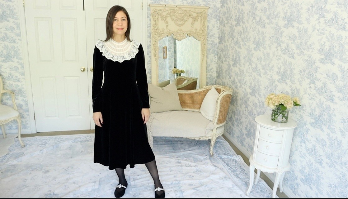 Today’s outfit brings back all the romantic nostalgia of my youth… but with a refined, modern edge. This stunning velvet midi dress by Goelia is giving me major Jessica McClintock vibes remember those dreamy dresses from decades past? I used to adore wearing them, and this one feels like their elegant, grown-up sister.

Made from rich black velvet, it features a Victorian-inspired sheer lace collar that adds just the right amount of drama. It’s romantic, timeless, and just a little mysterious… and to top it all off, it comes with a beret! 🎀

I felt like I stepped out of a 19th-century novel or a Parisian café in the 1950s. It’s perfect for autumn gatherings, date nights, or even a quiet evening at home reading by candlelight. ✨

Are you into velvet and lace this season? Or do certain outfits bring back sweet style memories for you too? Let’s reminisce in the comments ❤️👇

#OutfitOfTheDay  #VelvetDress #JessicaMcClintock #VictorianInspiration  #LTKFall #TenItemWardrobe

#LTKFallSale #LTKSeasonal #LTKBeauty