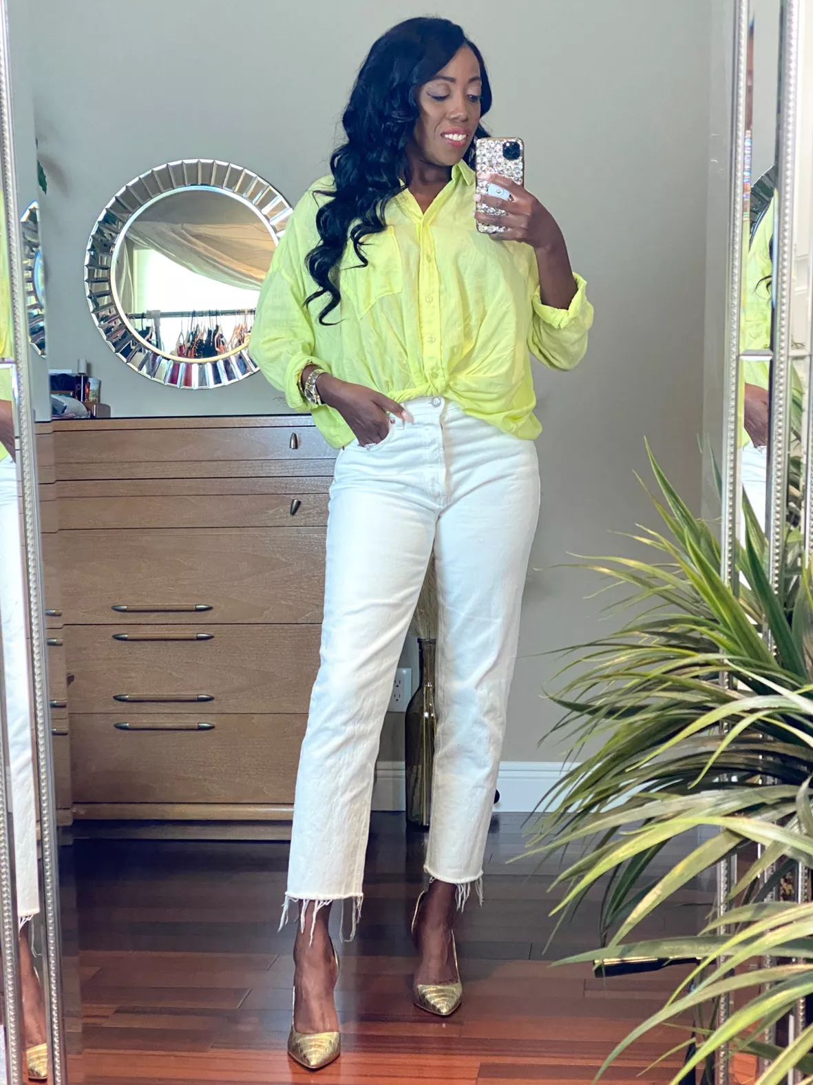Three White Jeans Outfits for Summer