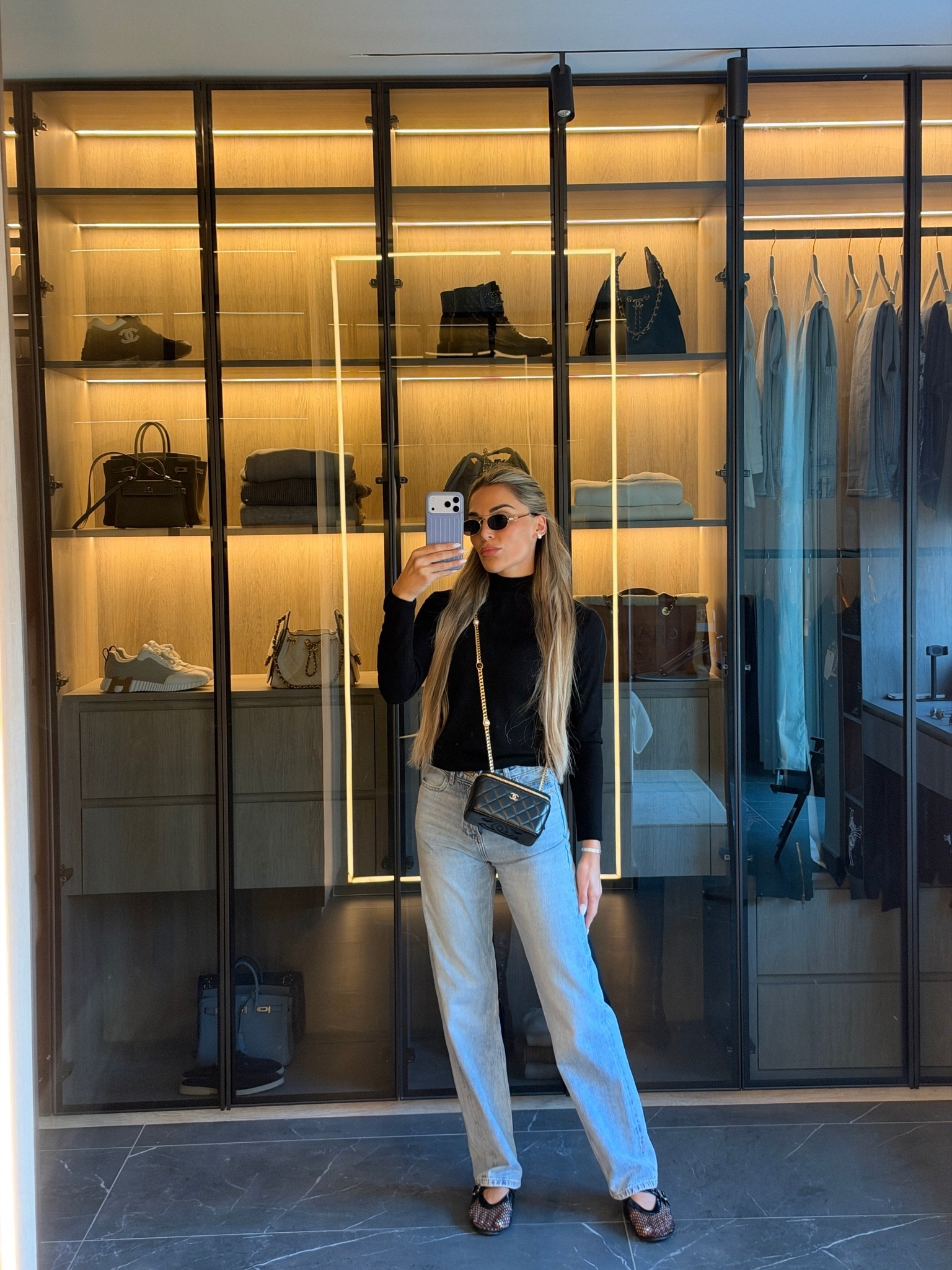 Staple autumn winter tops & denim jeans for the easiest casual outfit