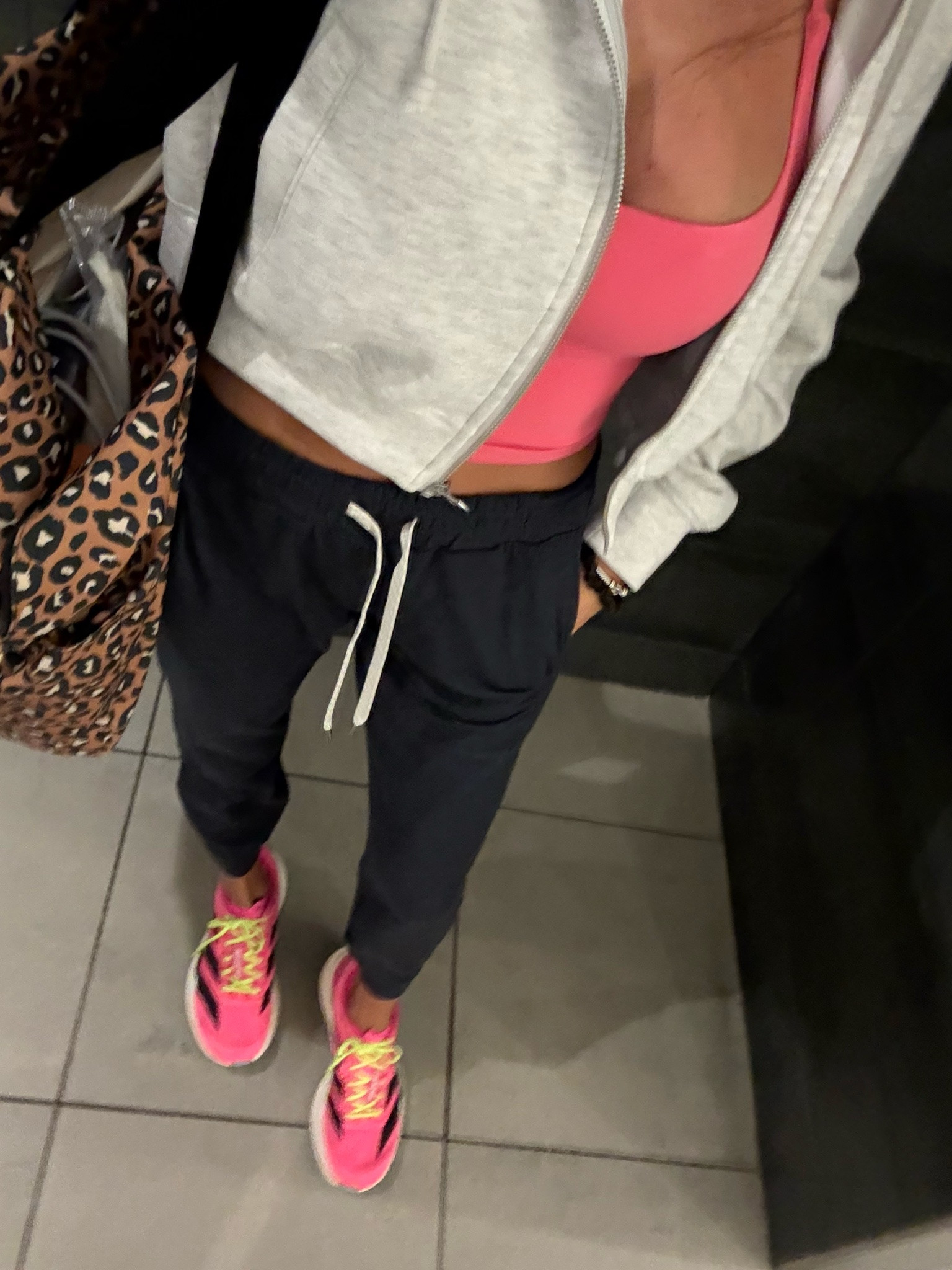 Travel outfit best joggers size xxs or xs tank on sale

#LTKootd #LTKSaleAlert #LTKPetite