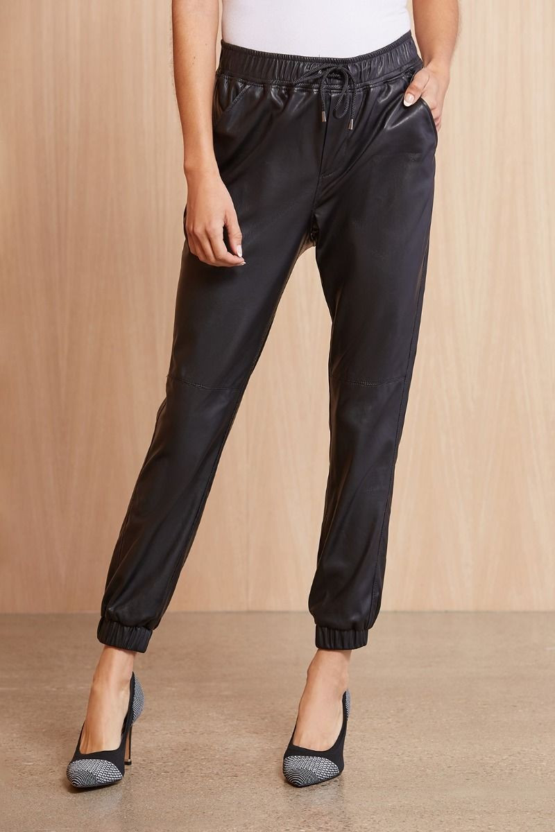 Walk it Out Vegan Jogger | Evereve