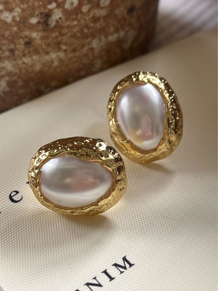 Faux Pearl Decor Stud Earrings | SHEIN