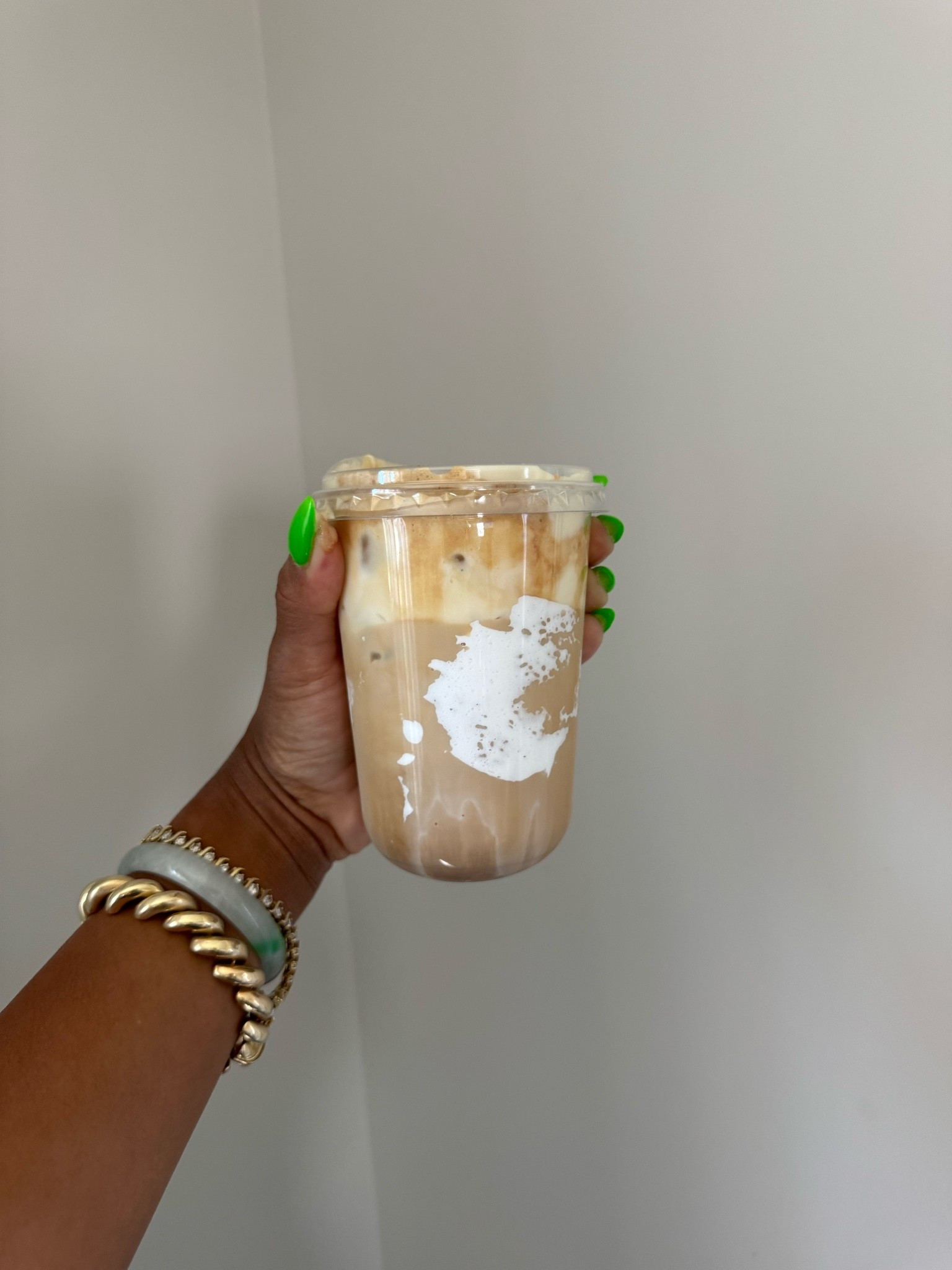-new coffee, same obsession 🥥🌴🤍🌊

coconut cream latte made with the @nespresso Iced Double Espresso Vanilla and honestly...that’s a repeat purchase.

#CoconutCreamLatte #NespressoRecipes #CoffeeTok #HomeCafeIdeas #IcedCoffeeRecipe

#LTKfoodie #LTKmorningroutine #LTKmomlife