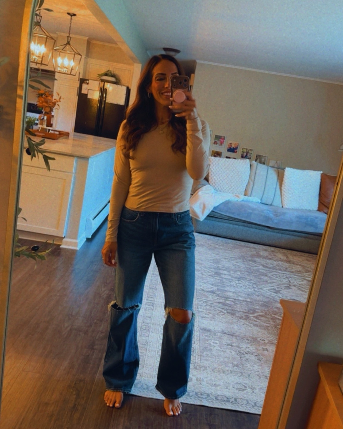 POV: You’re an almost-40 mom who has stayed consistent with her fitness routine… and now suddenly has absolutely no idea what jeans we’re supposed to be wearing 😂😂

Skinny jeans? Apparently questionable. Mom jeans? Maybe. Wide leg? Barrel? Slouchy? 90s relaxed?! I tried them ALL 😂

Here’s my Abercrombie denim try-on featuring the high-rise barrel, wide leg, slouchy jean, and 90s relaxed styles. Honestly, I’m just trying to figure out what looks cute without looking like I’m trying too hard to dress 22 😅

If you’re also in the “I got in shape but now what jeans do I wear?!” phase of life… this one’s for you 🙋🏼‍♀️

All are included in the Abercrombie denim sale which still has some great deals!

#LTKootd #LTKmomlife #LTKdayinmylife