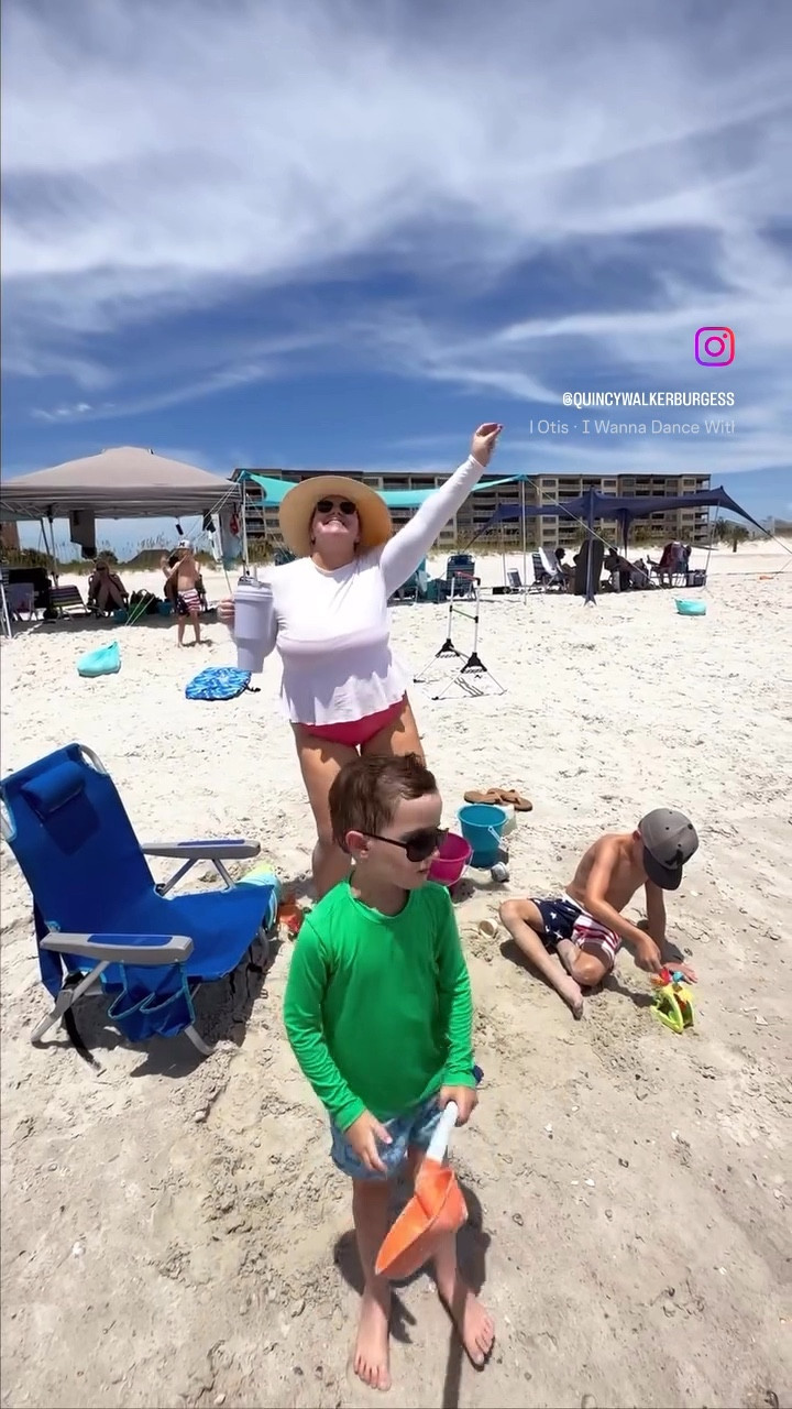 My favorite SPANX rashgaurd is only $29!! Originally $98.

Shop this and more now during the Spanx sale. 

#LTKMidsize #LTKSaleAlert