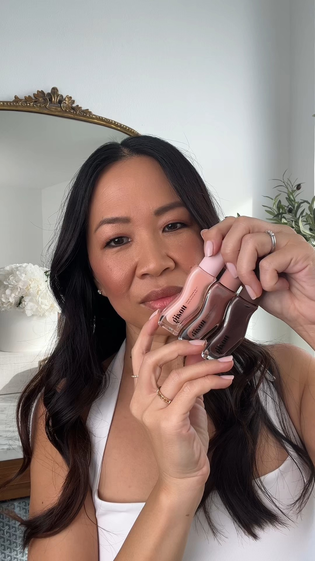 New shades of the @gisou Honey Infused Hydrating Lip Oil just dropped! Swatching the new colors

Vanilla Glaze
Sticky Toffee
Milky Mocha

#gisou #lipoil #swatches 

#LTKBeauty