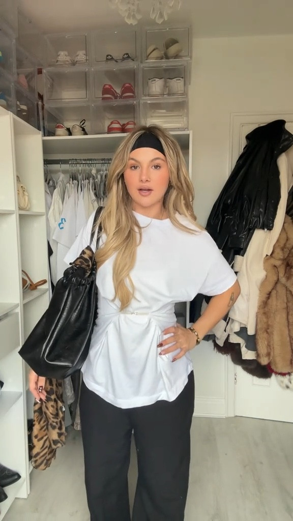 Get dressed with me 🖤

Cinched t shirt, joggers, leather bag, tote bag, casual style, autumn outfit, white t shirt, comfy outfitt

#LTKwinter #LTKuk #LTKautumn