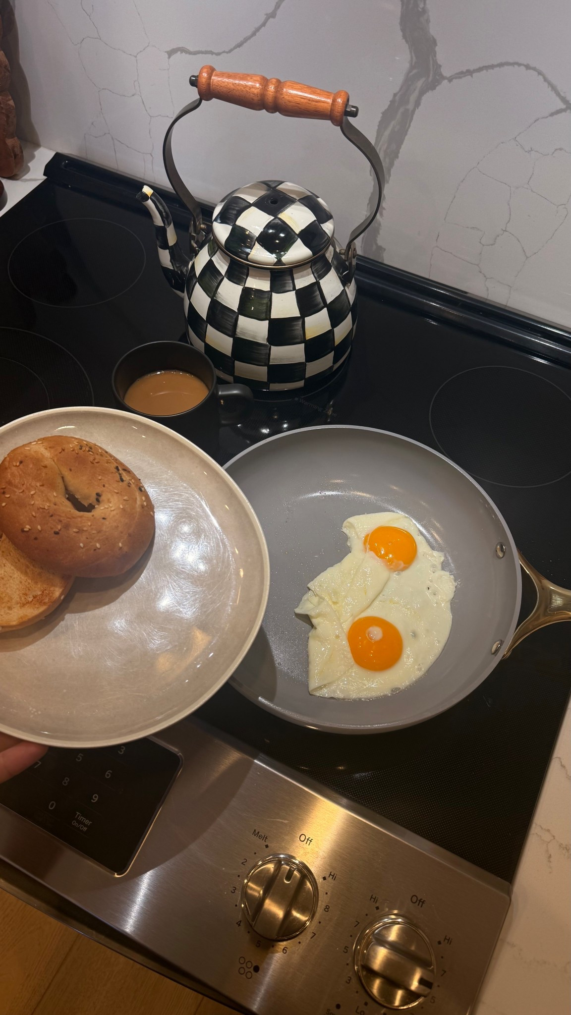 Post workout! Sharing my @Caraway pan and some kitchen details!

Kitchen 
Gift idea 
Mother’s Day 


#LTKdayinmylife #LTKfitnessgoals #LTKmorningroutine
