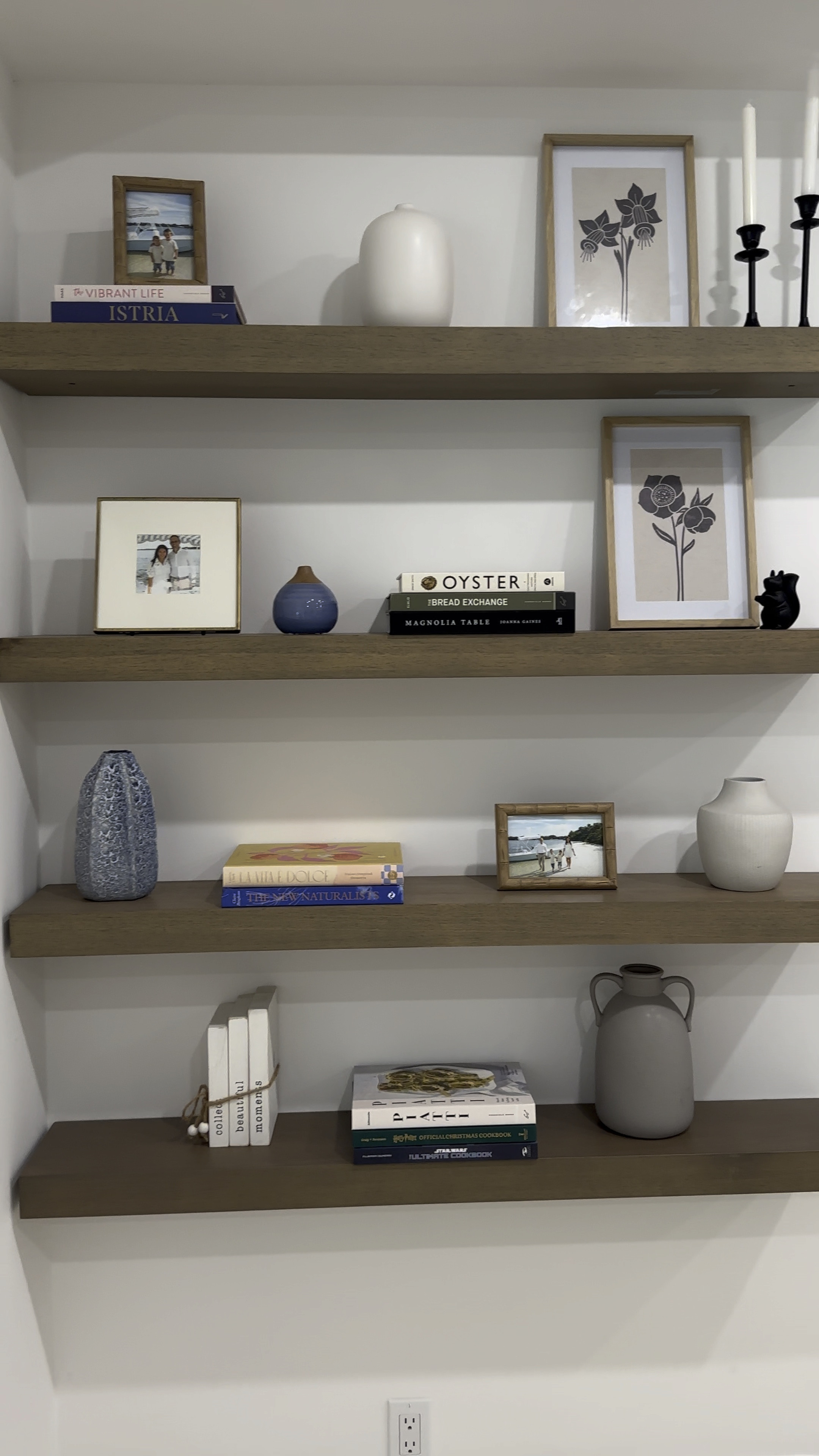 This shelf area is perfect !

#LTKsalealert #LTKCyberWeek #LTKhome