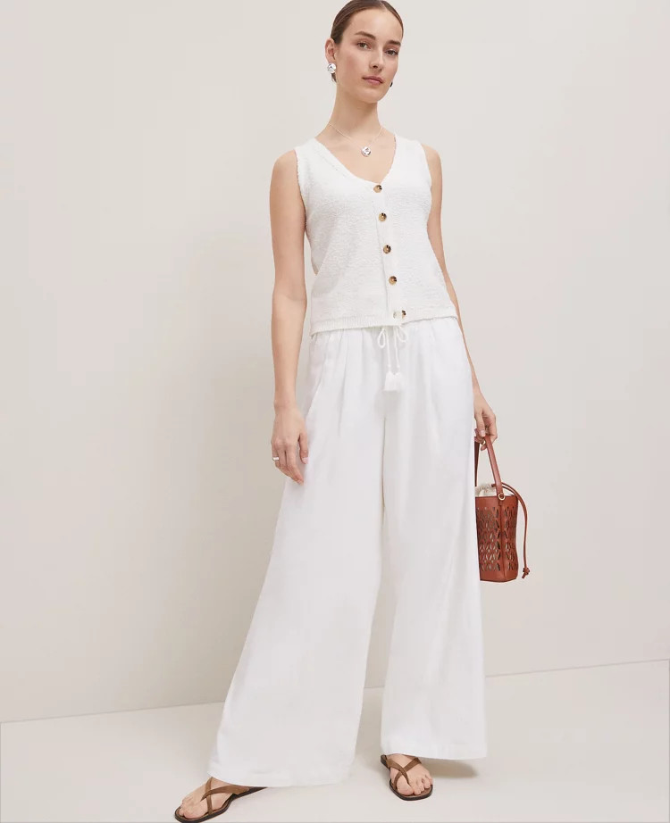 Weekend Collection Easy Fit Wide-Leg Pant in Linen Blend | Ann Taylor