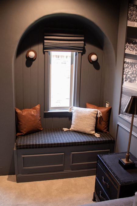 Boys reading nook with built in window bench 

#LTKhome