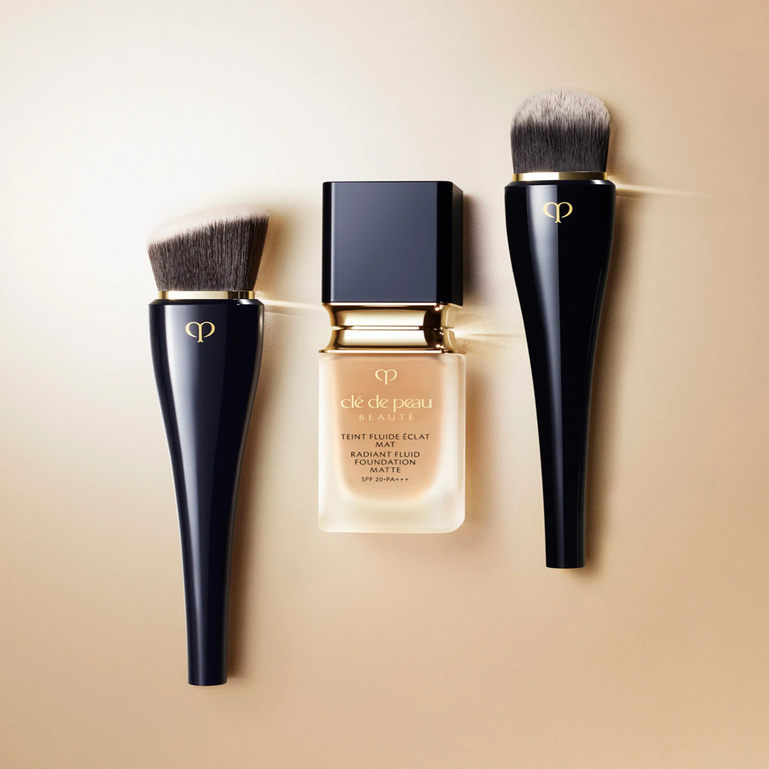 Radiant Fluid Foundation Natural | Douglas (NL)