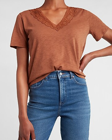 Skimming Linen-Blend V-Neck Tee | Express