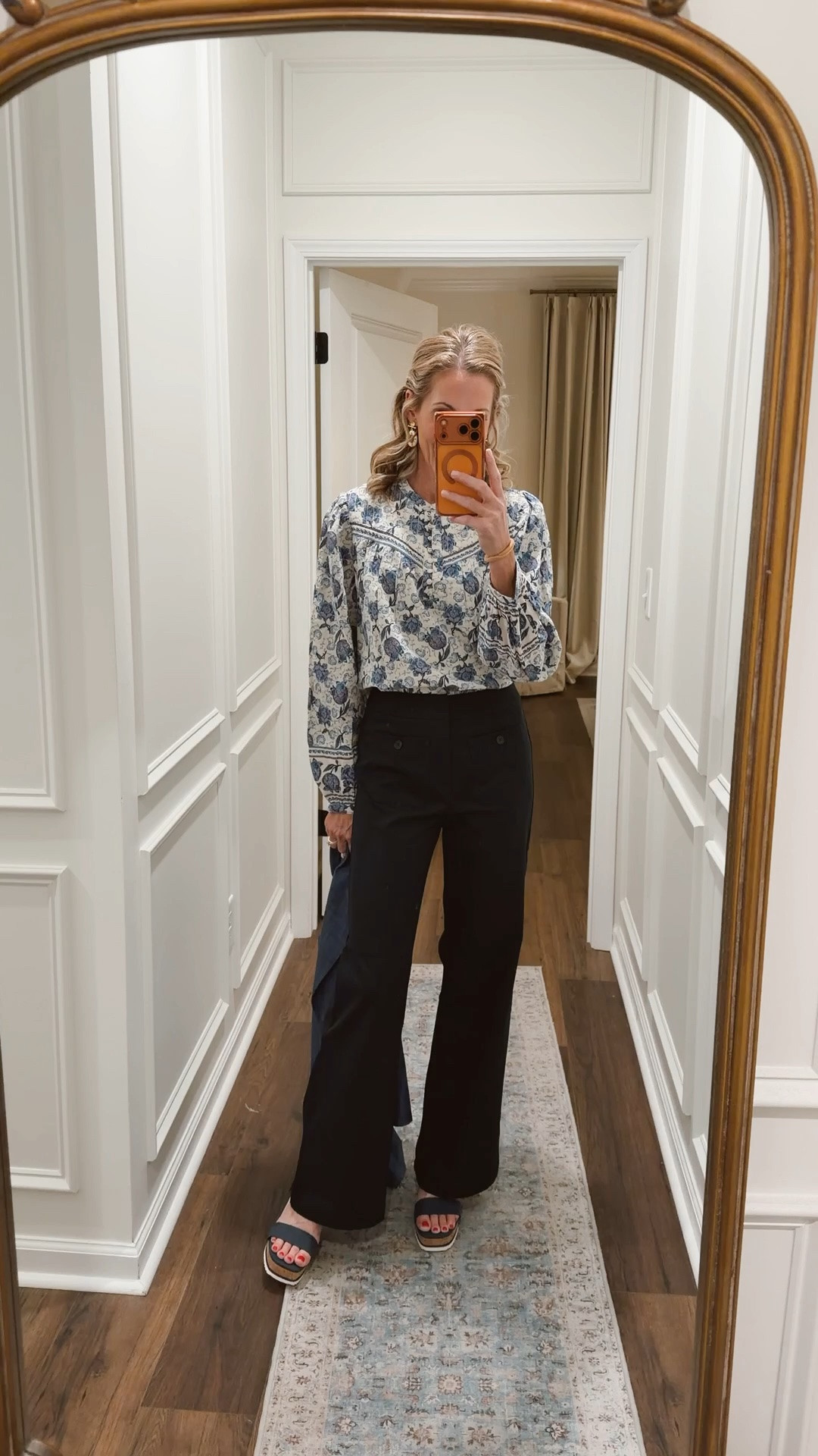 Today’s outfit of the day is this @Walmart top size extra small and these @Target  pants size 0.
