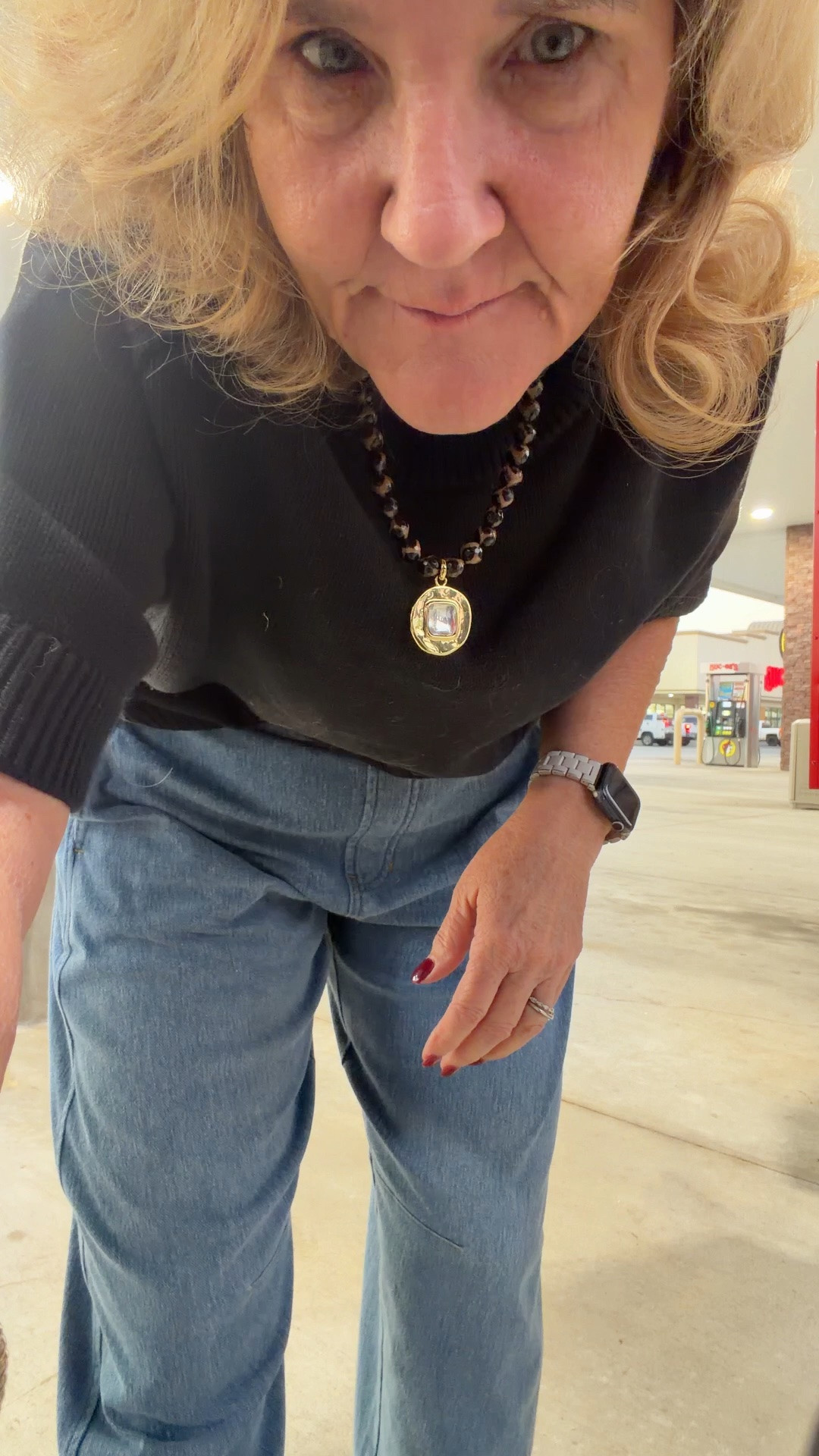 Roadtrip to the beach! 
Jeans size medium petite they’re super stretchy 
Sweater is cotton size up to a large. 
A cashmere similar has been restocked too. Size up in cashmere too
20% off Allie & Bess code NANETTE20