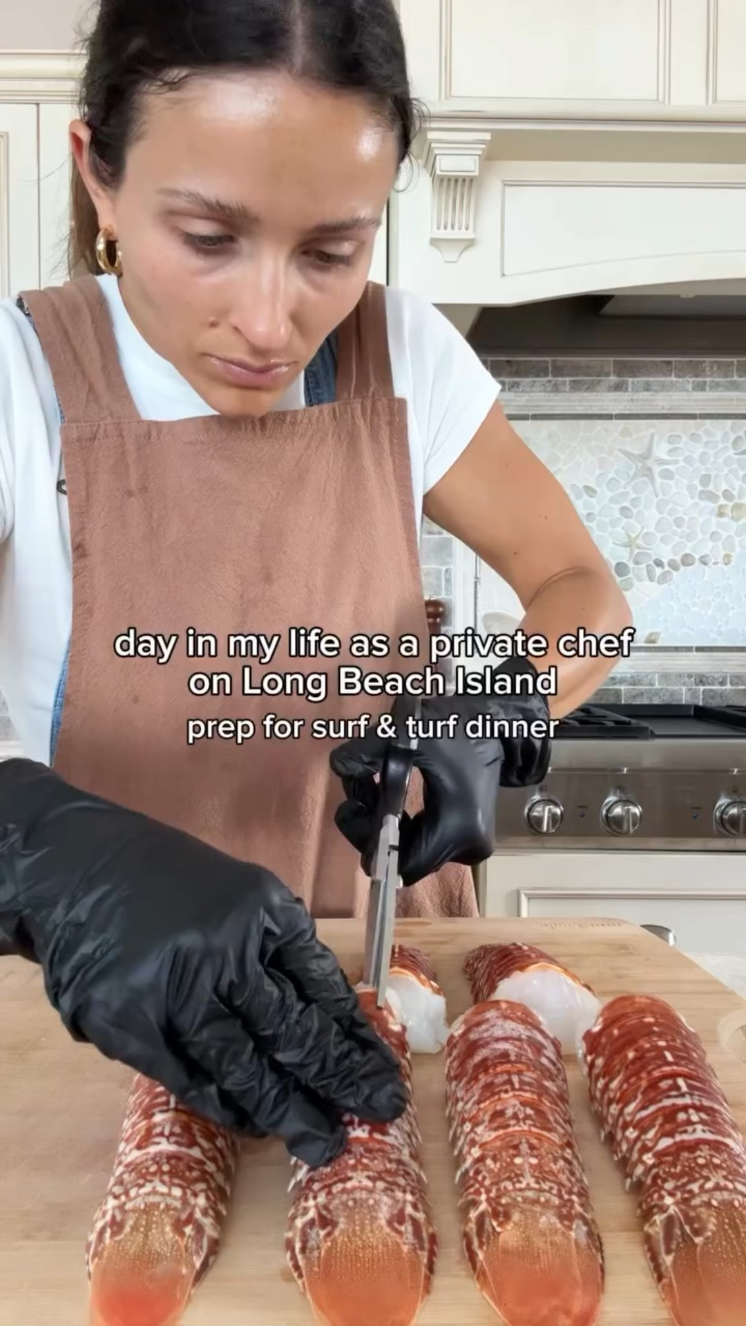 casually filleting some lobster tails at 9am in the morning, anyone else? 🦞👩🏻‍🍳

#privatechef #chefthings #diml #dayinthelife #dayinthelifeof #lbi #longbeachisland #jerseyshore #lobstertail #lobsterdinner