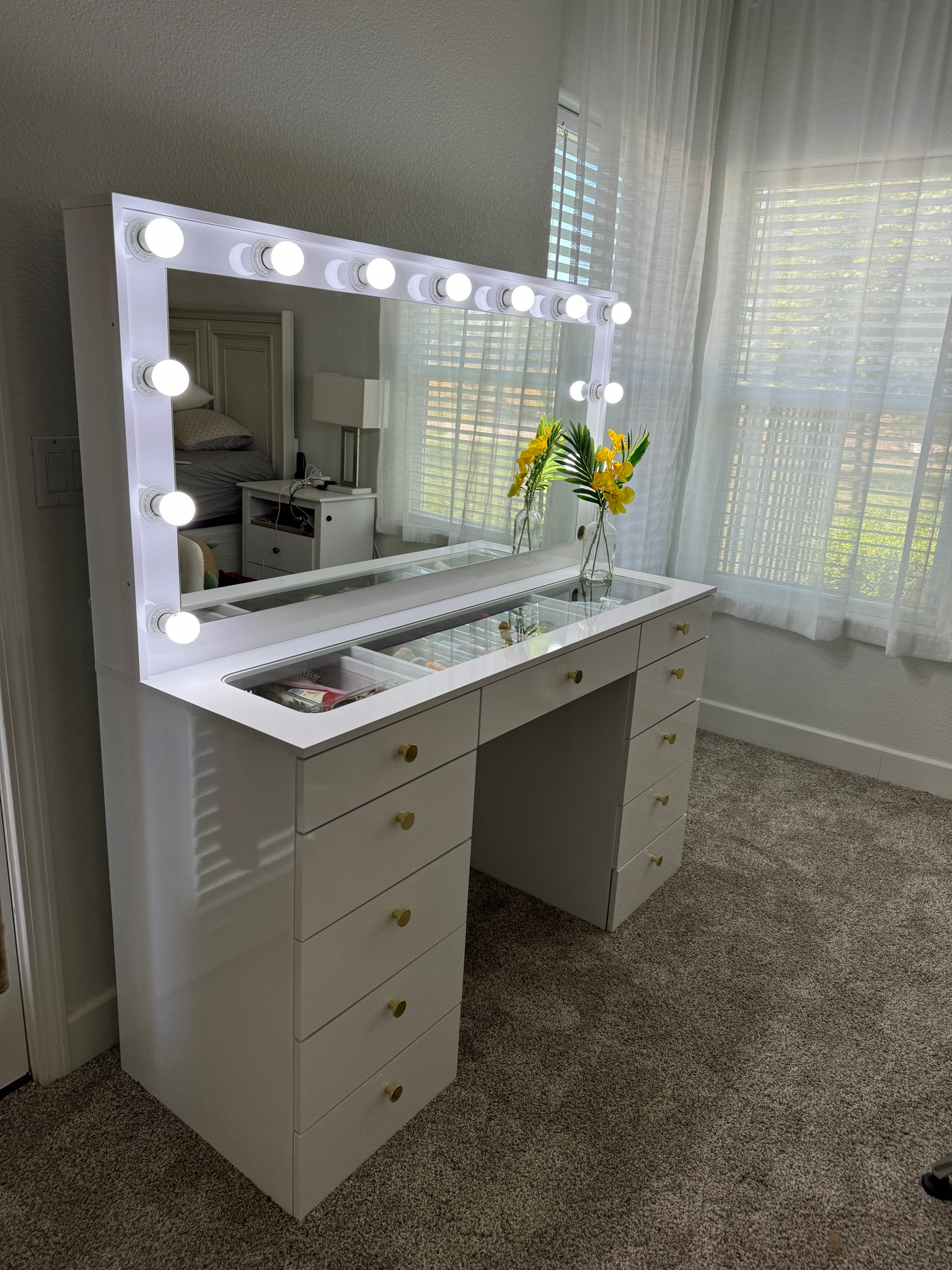 10/10 makeup vanity for mama 🤩 

#LTKBeauty #LTKHome
