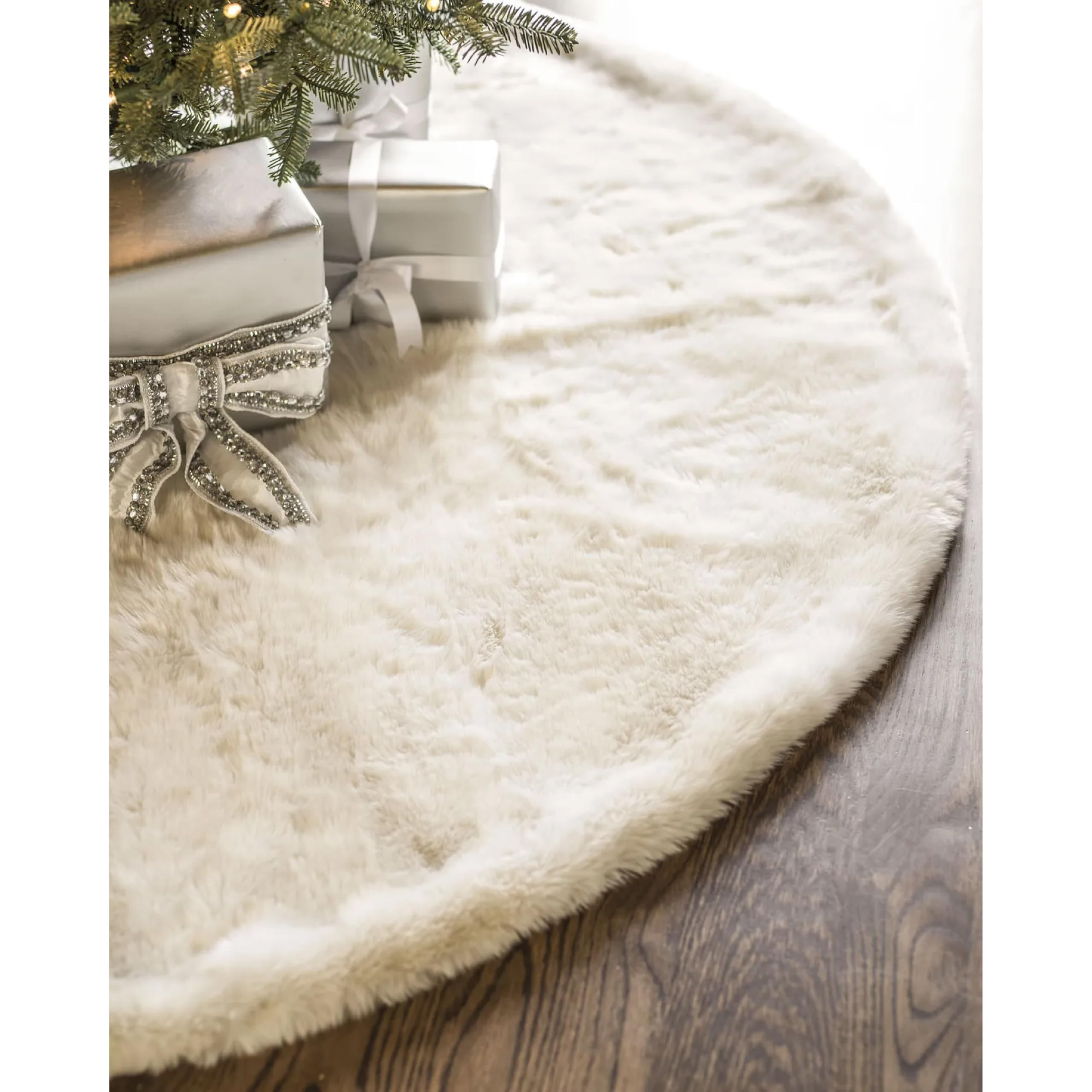 Balsam Hill Lodge Faux Fur Christmas Tree Skirt - Premium Rustic and Luxurious Fur Accents in Bro... | Amazon (US)