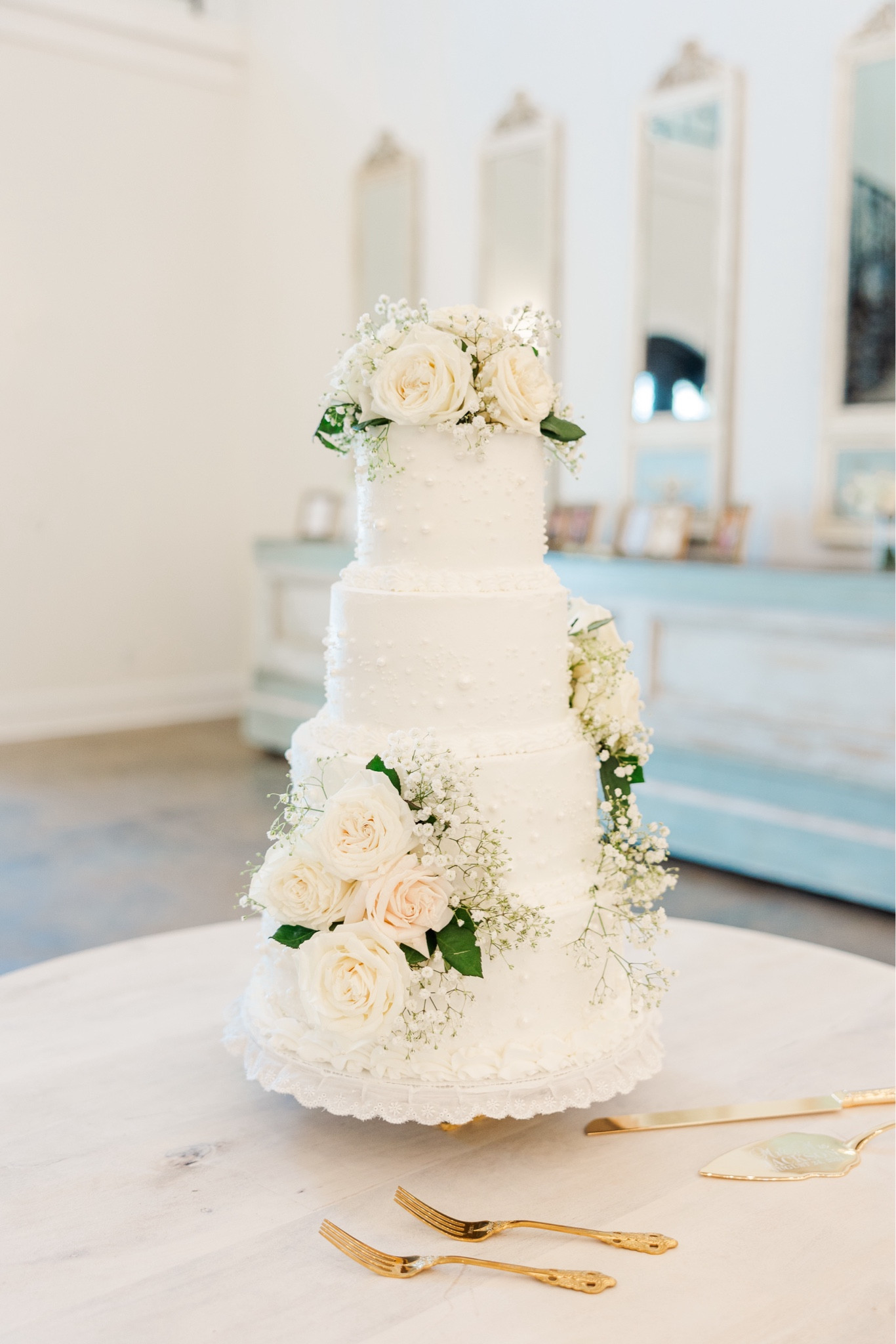 Wedding cake//cake stand//cake knife//cake server//engraved cake knife set//cake knife set//knife sets//beaitiful cake cutting set//gold knife set//gold cake knife//engraved cake knife//knifes//wedding day//wedding cake stand//etsy//kohls//go finger cake stand//gold cake stand//cake stand//13 inch cake stand//weddings//wedding cake//wedding day forks//engraved forks l//wedding gifts//gifts

#LTKFindsUnder50 #LTKGiftGuide #LTKWedding