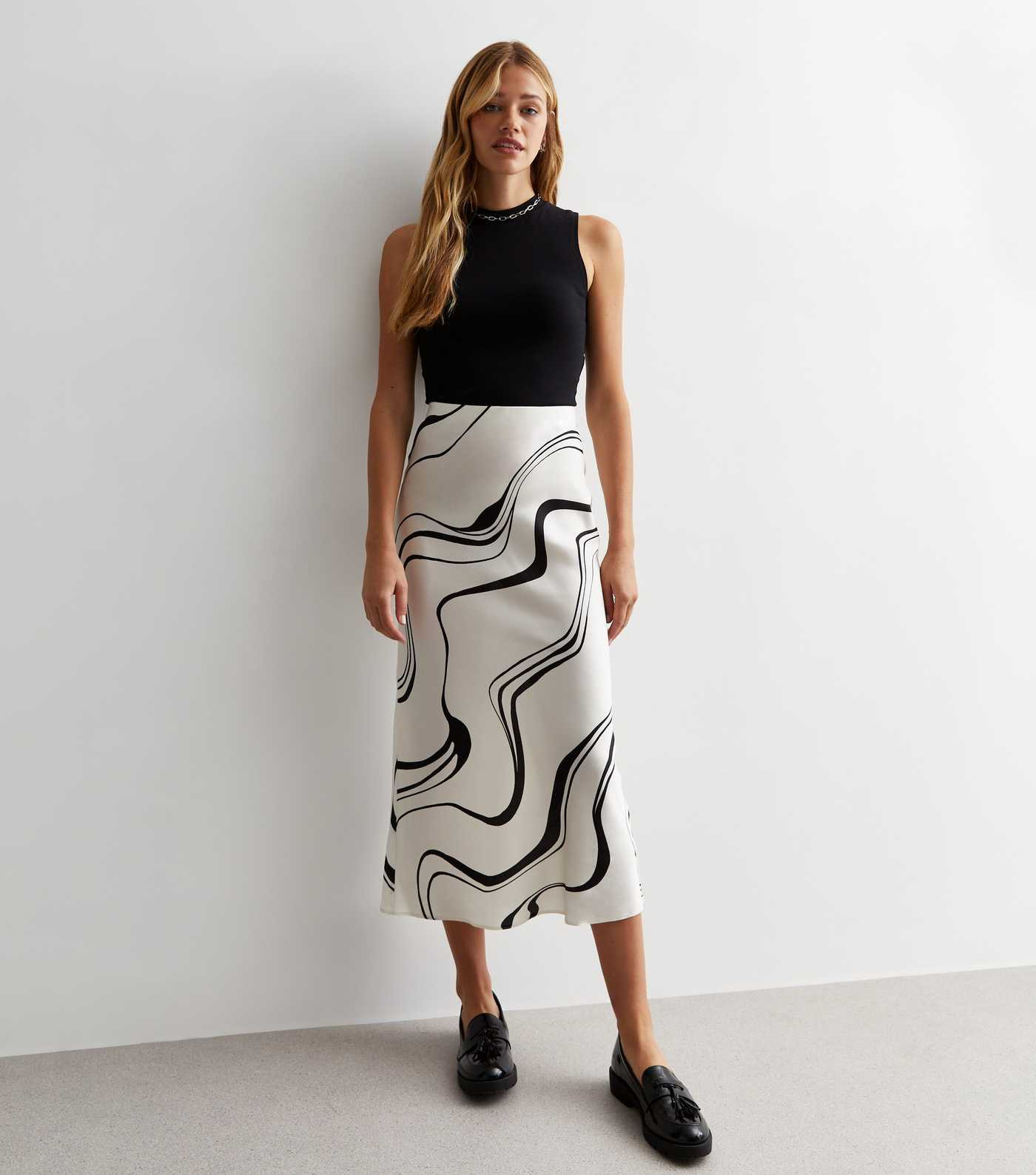 Off White Wave Print Satin Midaxi Skirt | New Look | New Look (UK)