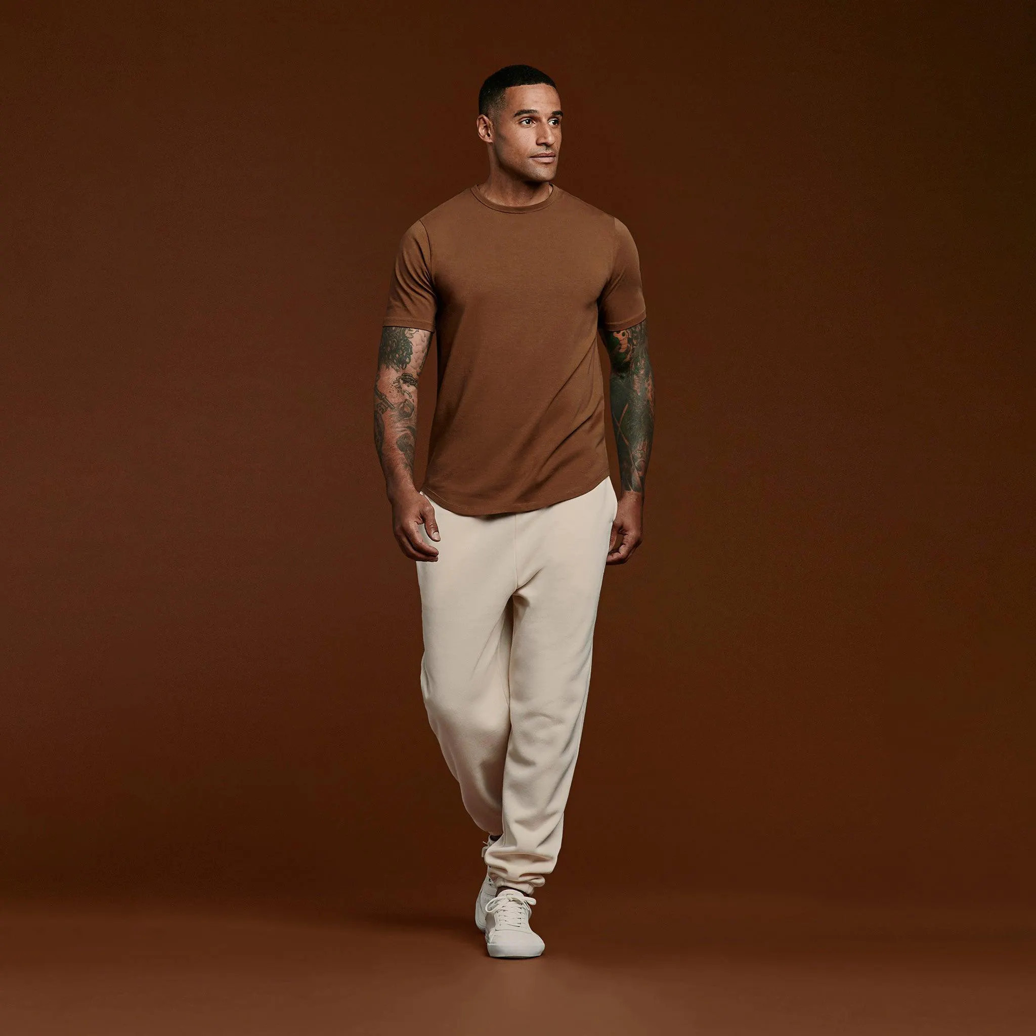 Men's Short Sleeve Curved Hem T-Shirt - Chocolate - nuuds | nuuds