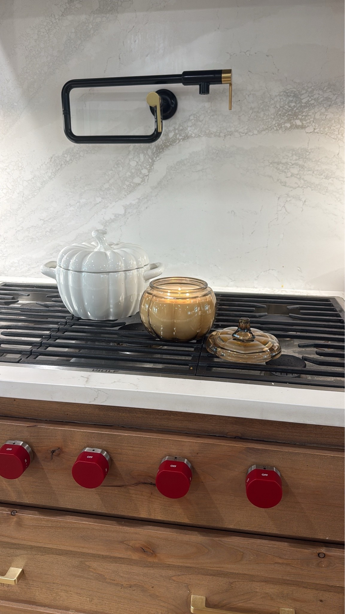 I cannot believe how fragrant and beautiful this candle is!! Smells freshly baked in my house!!! Perfect fall scent!! $13!! Linking my pot filler also

#LTKHome #LTKSeasonal