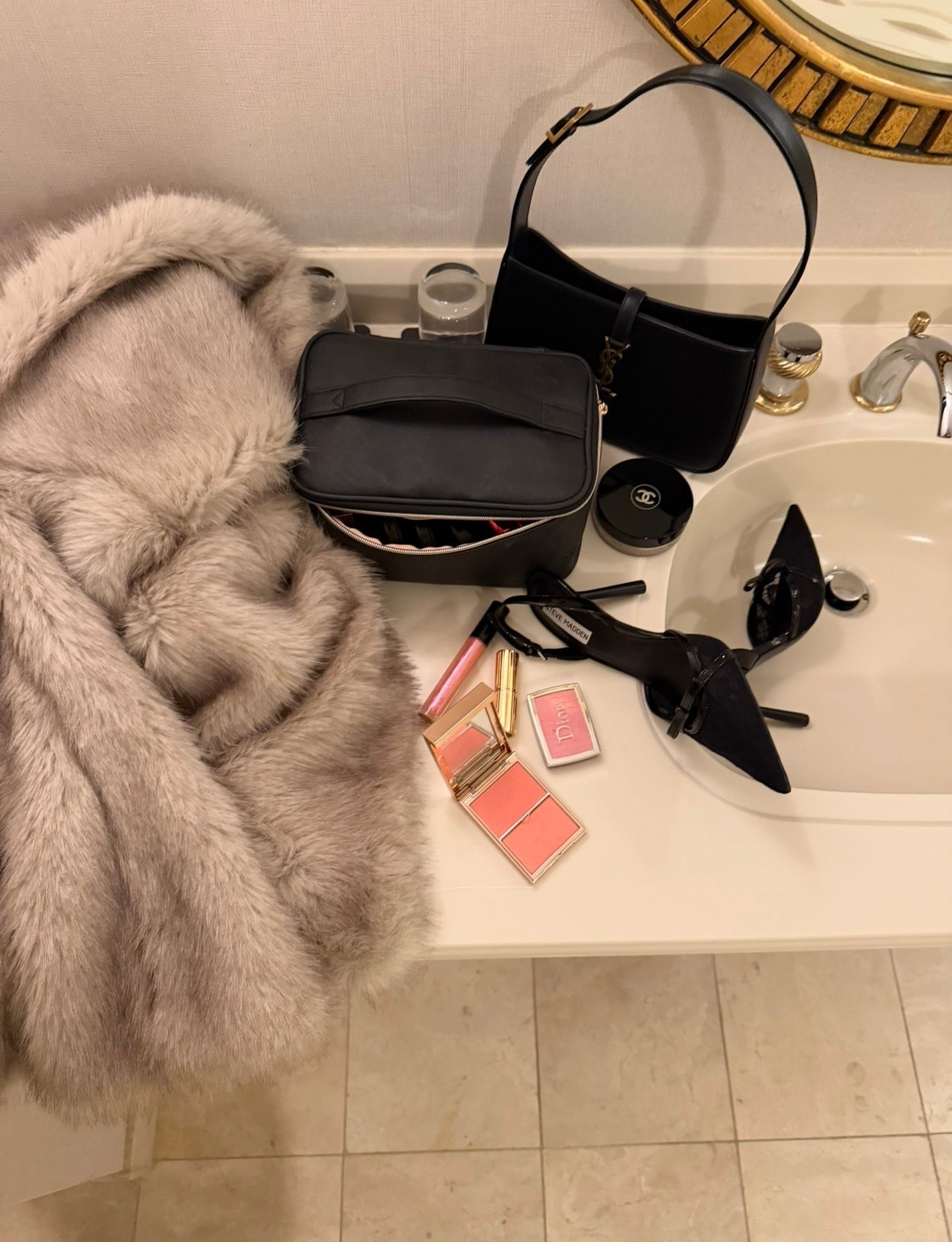 I've had this makeup bag for 2 years now & she has held up so good for the price 
- & of course tagged the heels & some of my fave makeup

#LTKSeasonal #LTKBeauty #LTKSpringSale