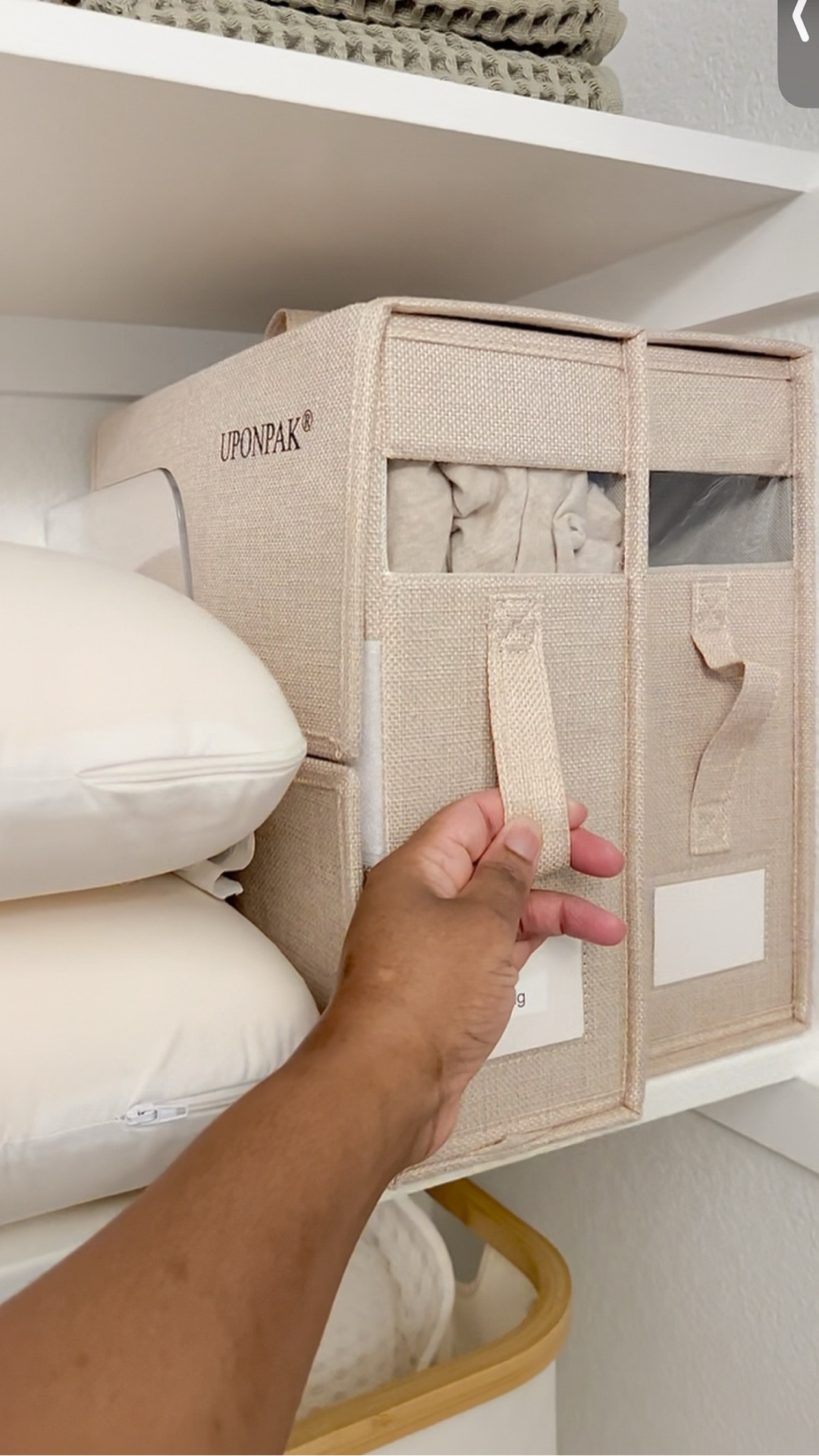 Getting ready for Christmas guests starts with the little things, and fresh linens make all the difference. I grabbed these nontoxic, 100% cotton sheets and organized them in the linen closet with my favorite sheet organizer. It keeps everything neat, easy to grab, and actually pretty to look at. Simple upgrades that make the whole home feel holiday ready.🎄✨
#ltkliving #ltkhome #lineninspo #organizedhome #christmasprep #holidayhome #nontoxichome #cottonsheets #linenorganization #christmasaesthetic

#LTKFindsUnder50 #LTKdayinmylife #LTKHome