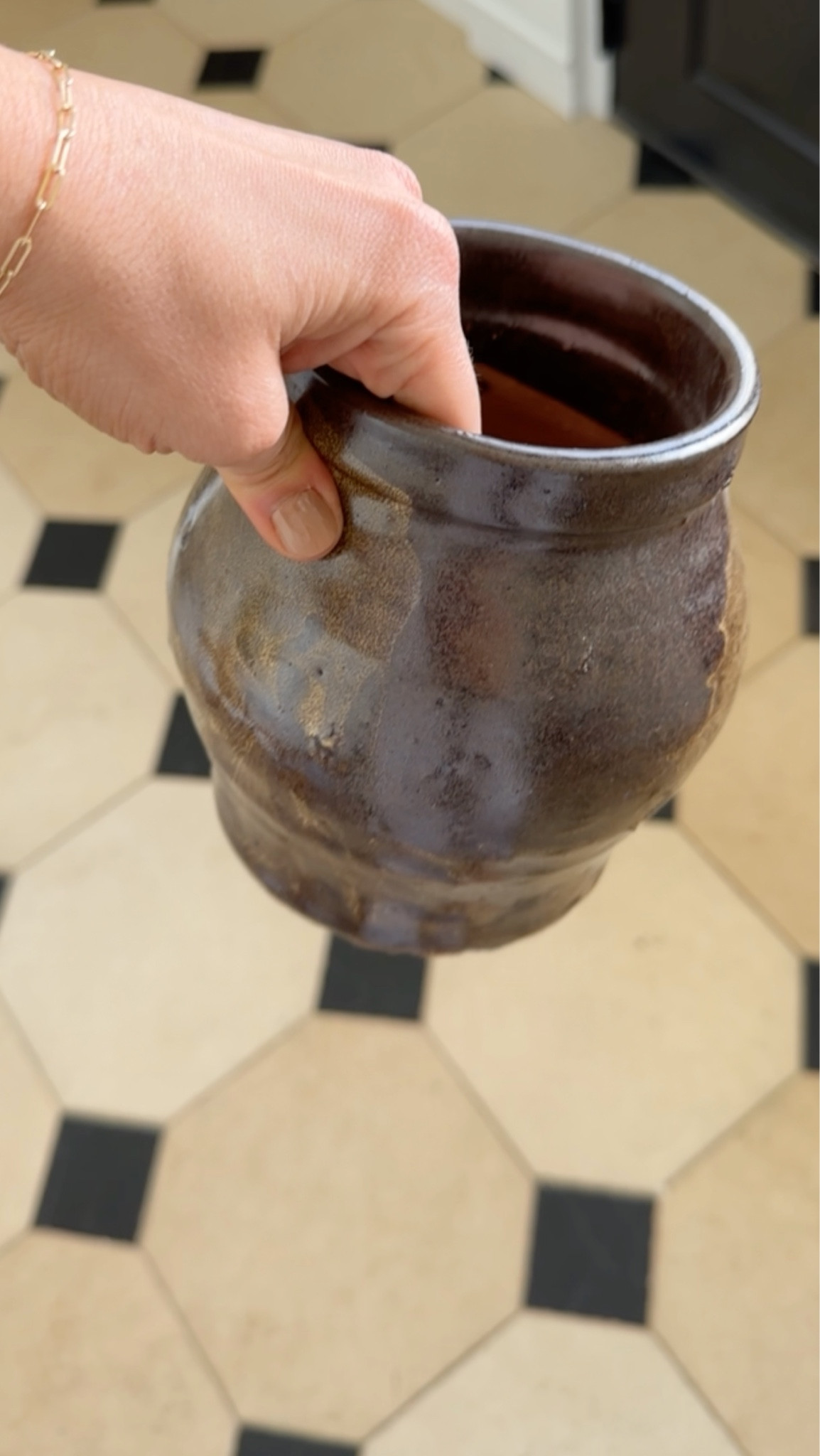 Budget-friendly vessels, vases, and pottery… that look vintage!

#LTKStyleTip #LTKHome