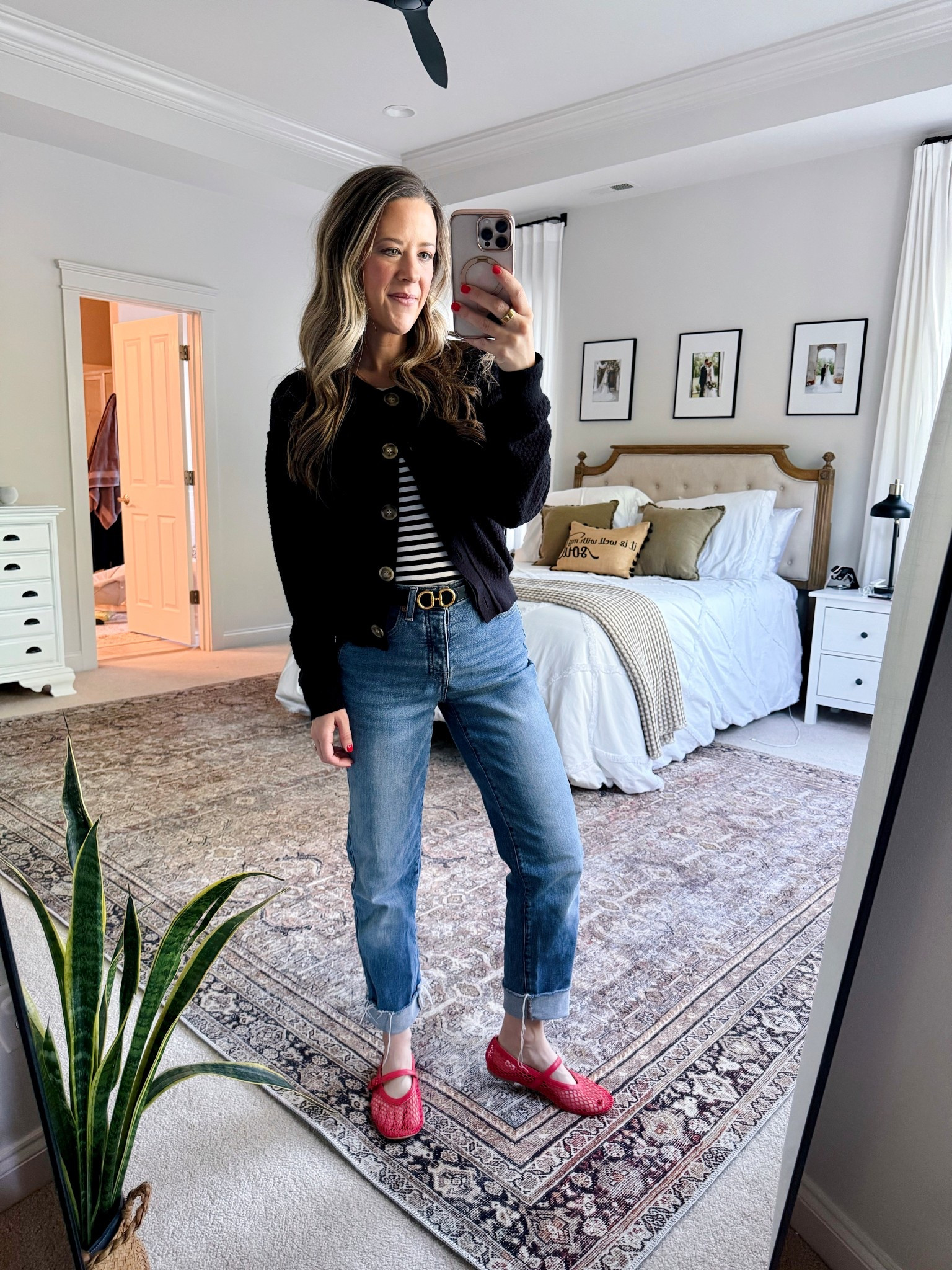 Almost to day 30 of this capsule wardrobe (day 28). It’s hot outside but I have to dress for that blasting AC inside. If you’re from the south, you know. 

Sizing: 
Lightweight Cardigan: S
Fitted Tee: XS
Slim Fit Jeans: 4

Classic style, preppy style, coastal style, grand millennial style, elevated, casual, mom‘s style, 



#LTKSeasonal #LTKStyleTip #LTKSummerEdit