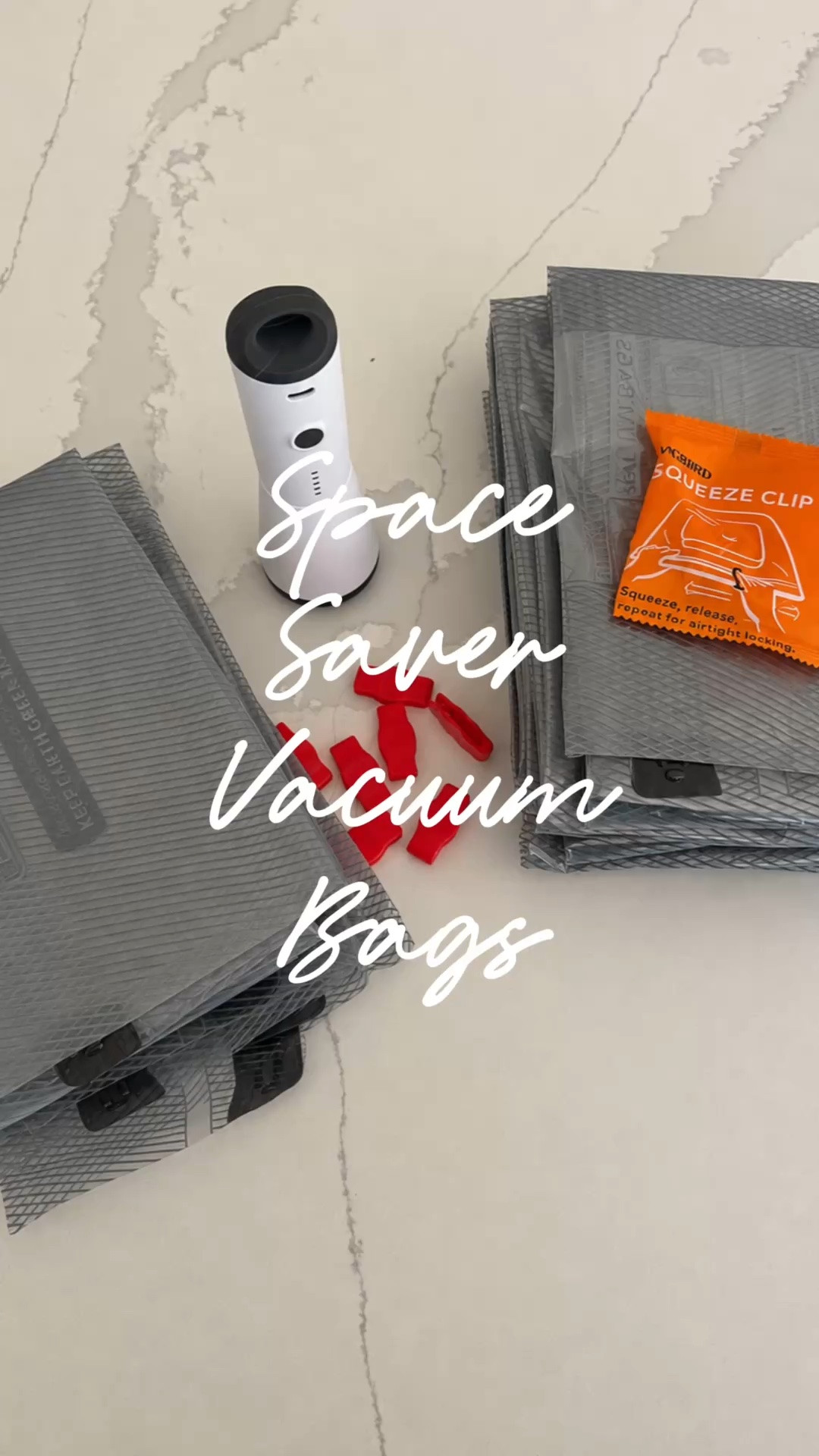 Travel Vacuum Bags = More Room in Your Suitcase 🙌🏼 Comes with a Rechargeable Pump & SO Easy to Use!