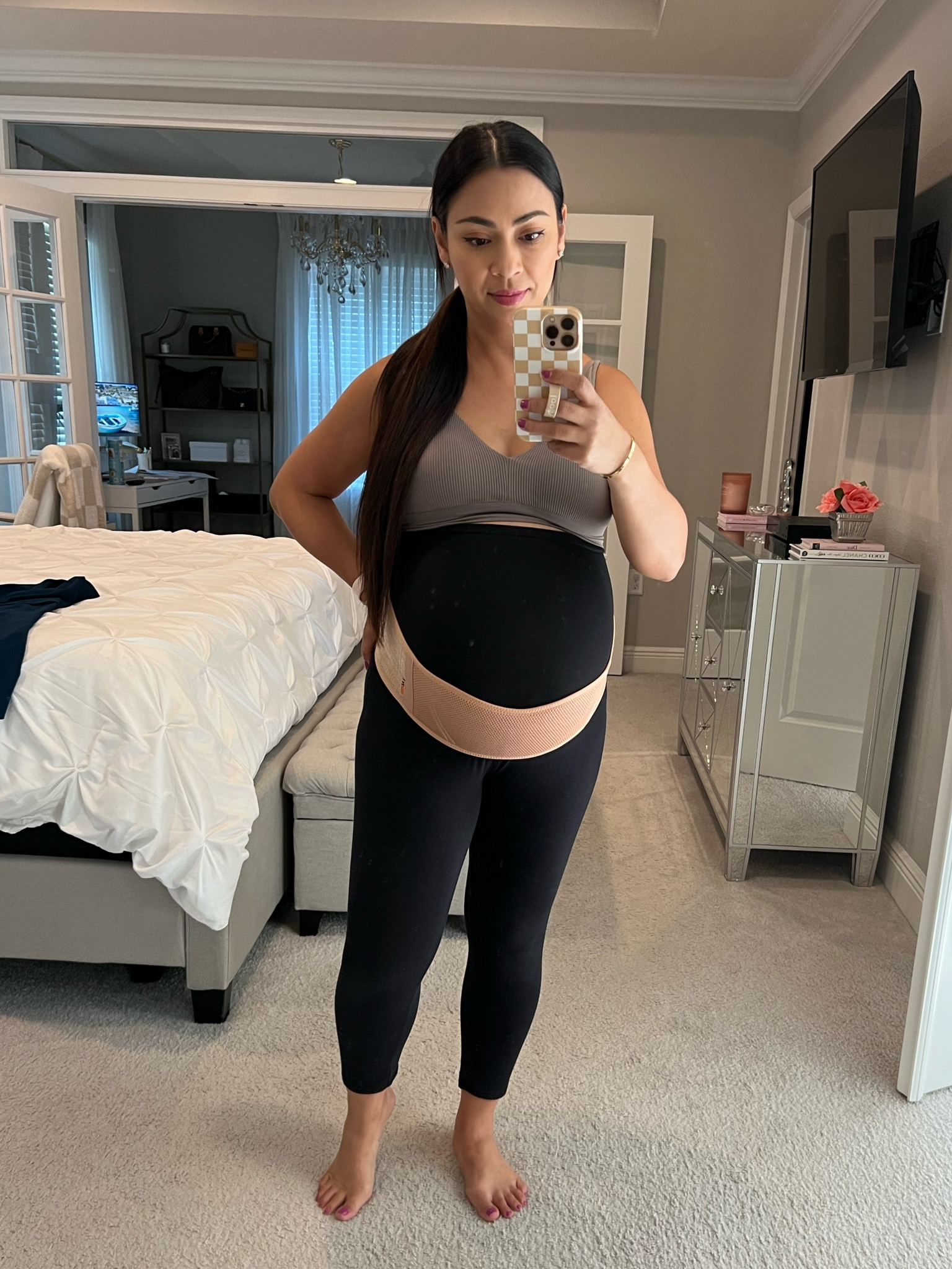 Pregnancy 🤰🏻 belly band for support in these final weeks 😅 

#LTKBaby #LTKFamily #LTKBump