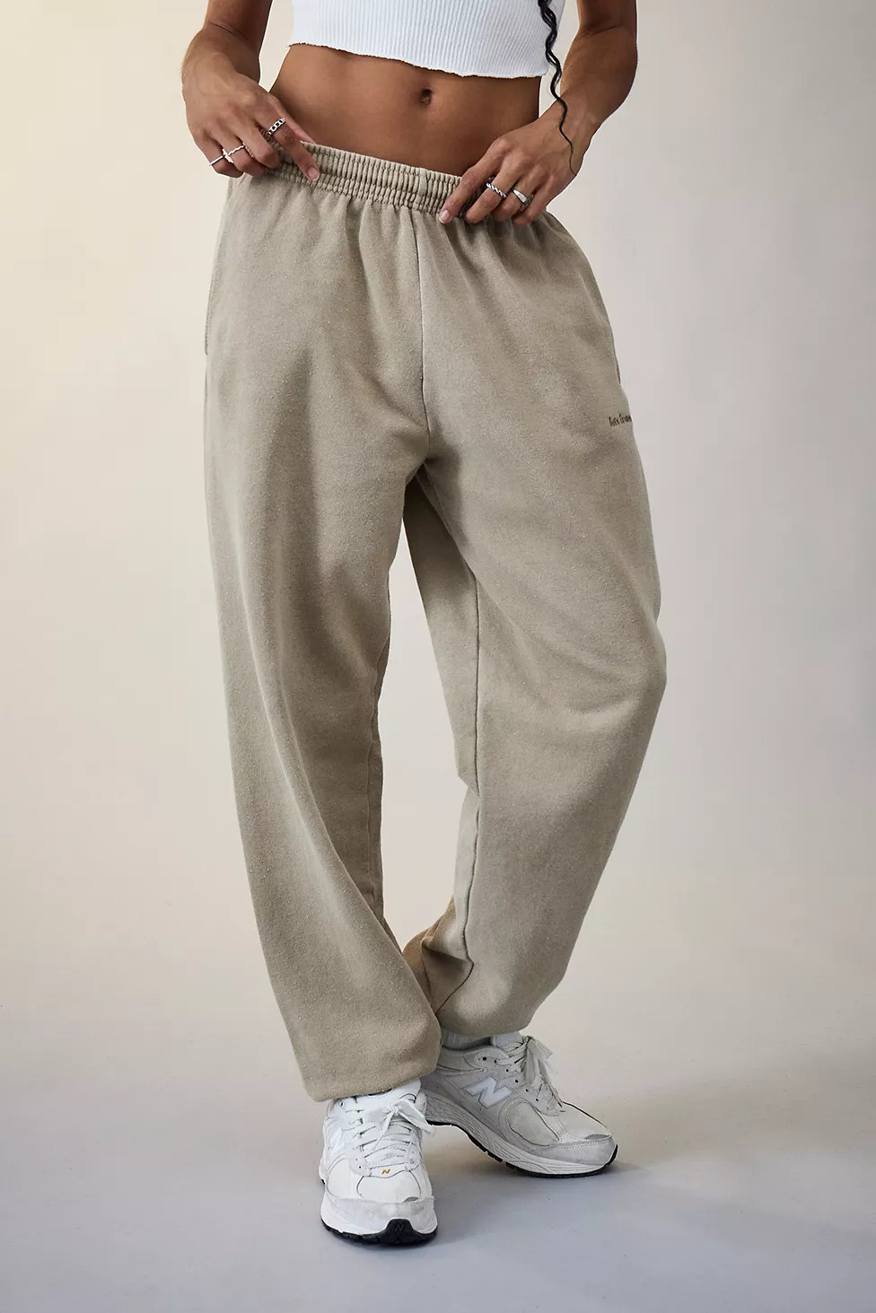 iets frans... Oat Cuffed Joggers | Urban Outfitters (EU)