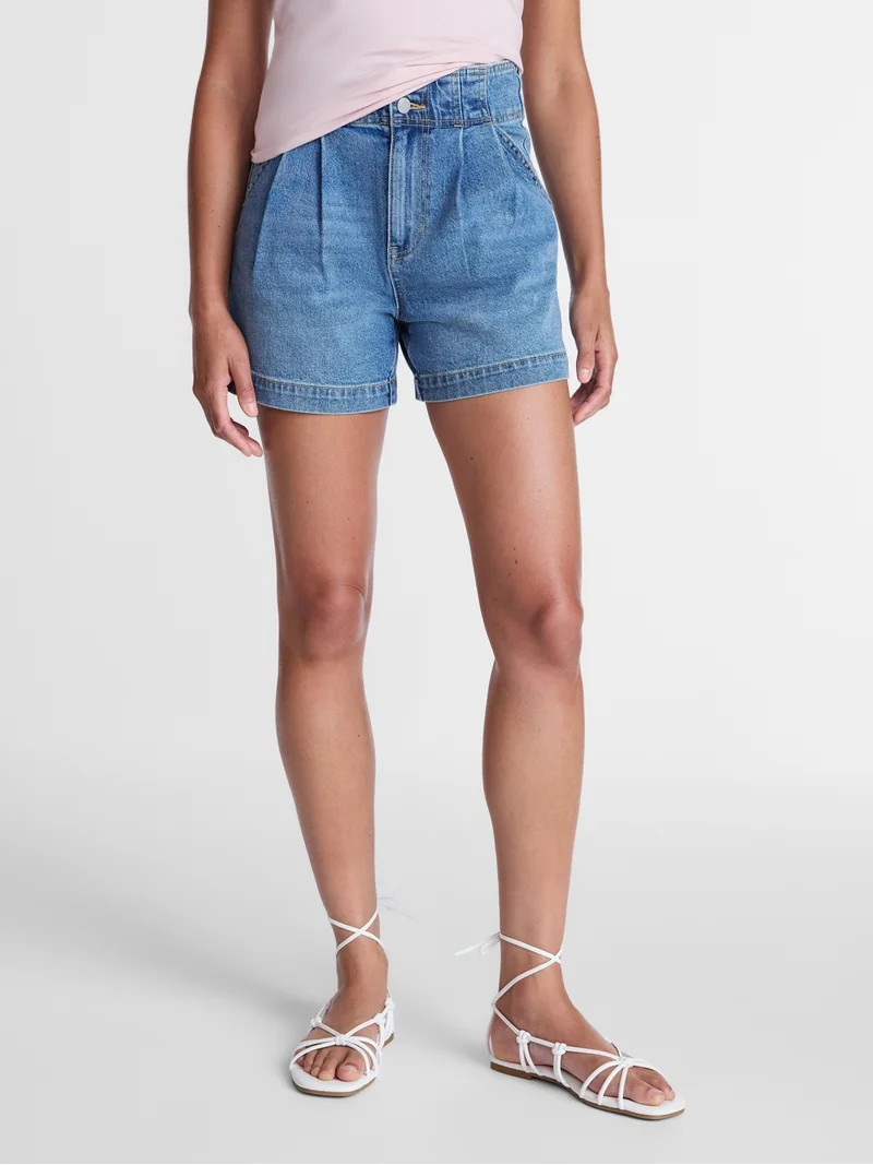 Time and Tru Women's High Rise Pleated Denim Shorts, 4.5" Inseam, Sizes 0-20 | Walmart (US)