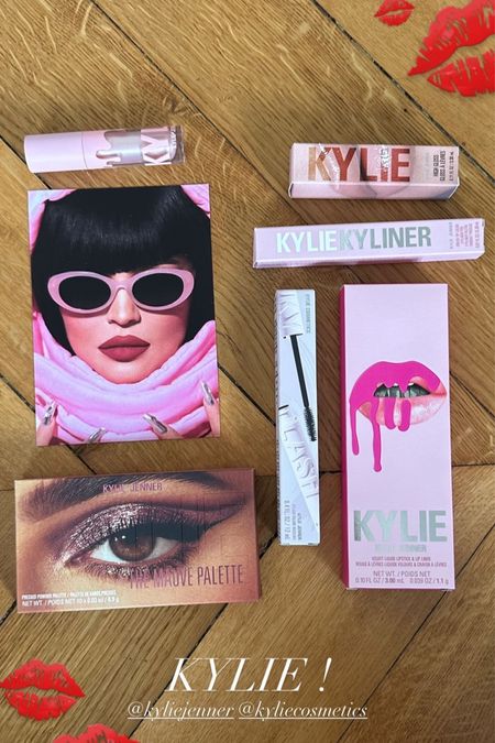 Kylie Cosmetics 

Kylash, mascara volume noir, Kyliner, eye-liner liquide noir, high gloss, gloss brillant, kit duo matte, matte lip duo, the mauve palette, palette fards à paupière #Kyliecosmetics #Kylash #kyliner #lipkit

#LTKbeauty