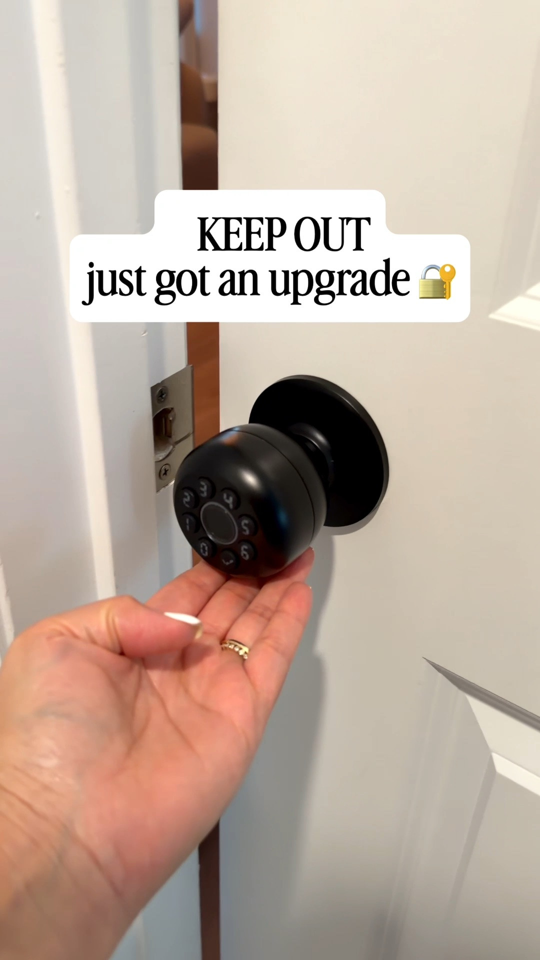Keep trespassers out!! 🔐



Smart home | Bedroom | secured home locks | digital lock | smart phone apps | smart home upgrade | homeowner essentials

#LTKHome