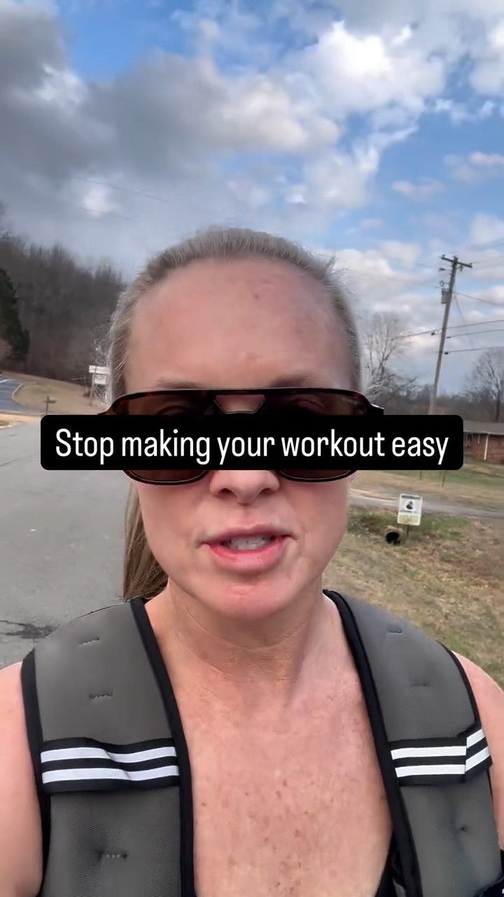 44. 5 kids. Still choosing hard. Adding weight to my walks and watching everything change. 🖤#ad #weightedvest #fitness

#LTKActive #LTKmomlife #LTKfitnessgoals