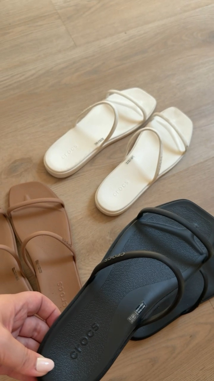 Die perfekte Sandale 🤍🖤🤎

#crocs #sandale #strandschuhe #widefit

#LTKplussize #LTKdeutschland #LTKsummer