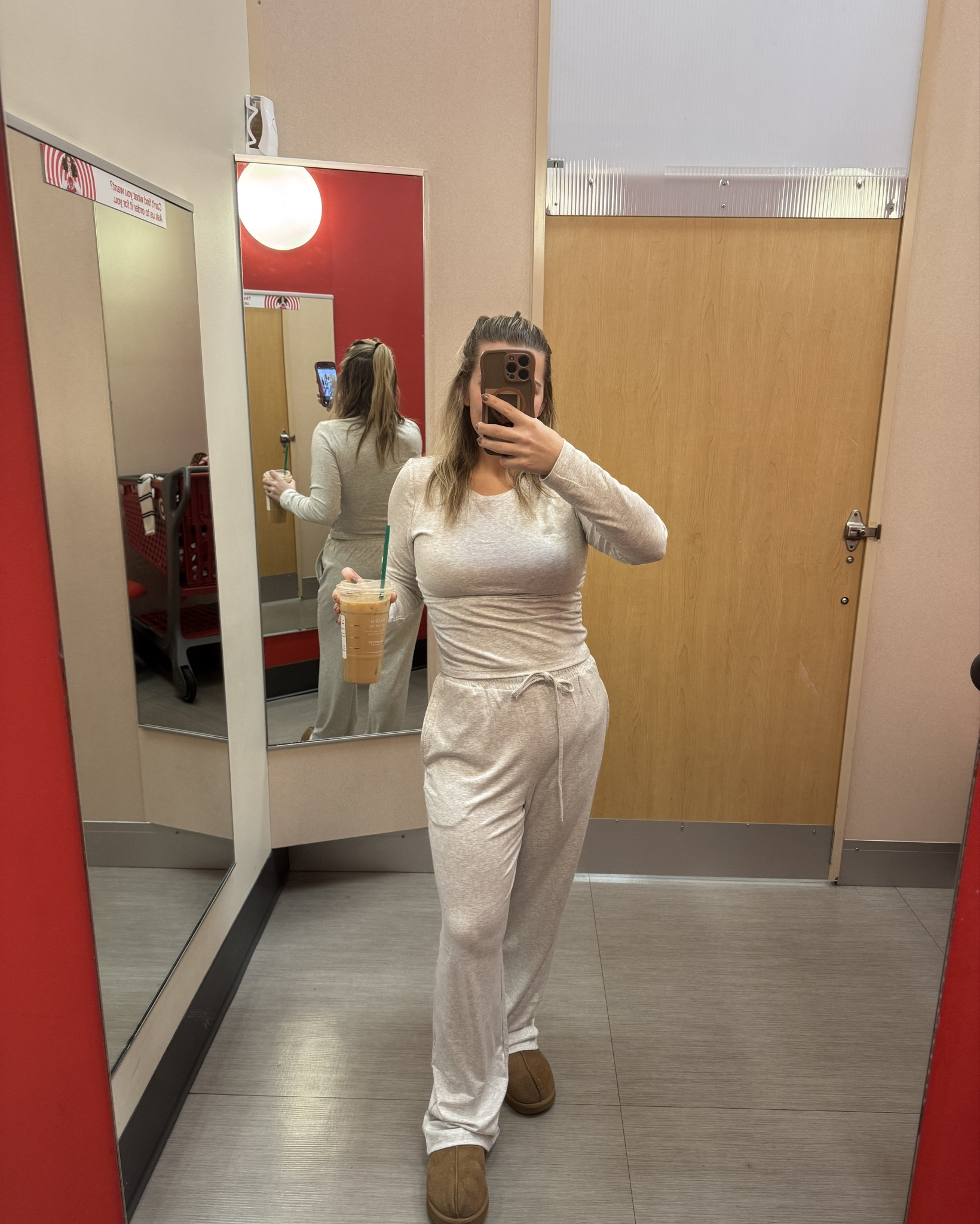 What I ordered 🤝 how it looked on a 5’2” 145lb with loose skin & apron belly girlie 🙌🏻
YALLLLLLLL this set is SO COMFORTABLE! I see why it’s all over my social media! Do yourselves a favor and buy it!

#LTKootd #LTKmomlife #LTKdayinmylife