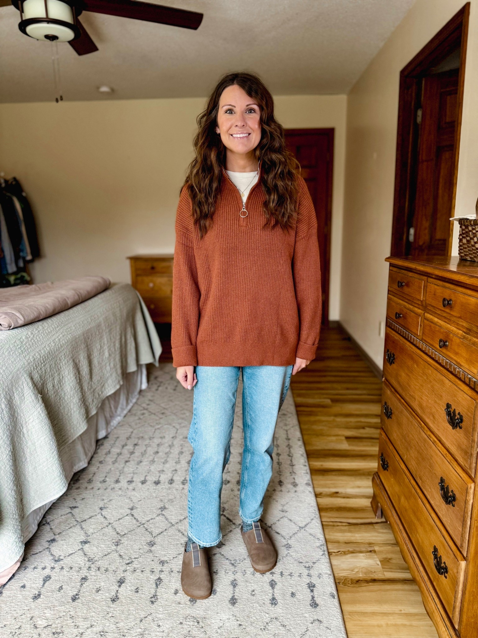 Wearing xs in the sweater, small in my tee, 00 short in my jeans, 6 in  my clogs 🧡

#LTKootd #LTKPetite #LTKFindsUnder100