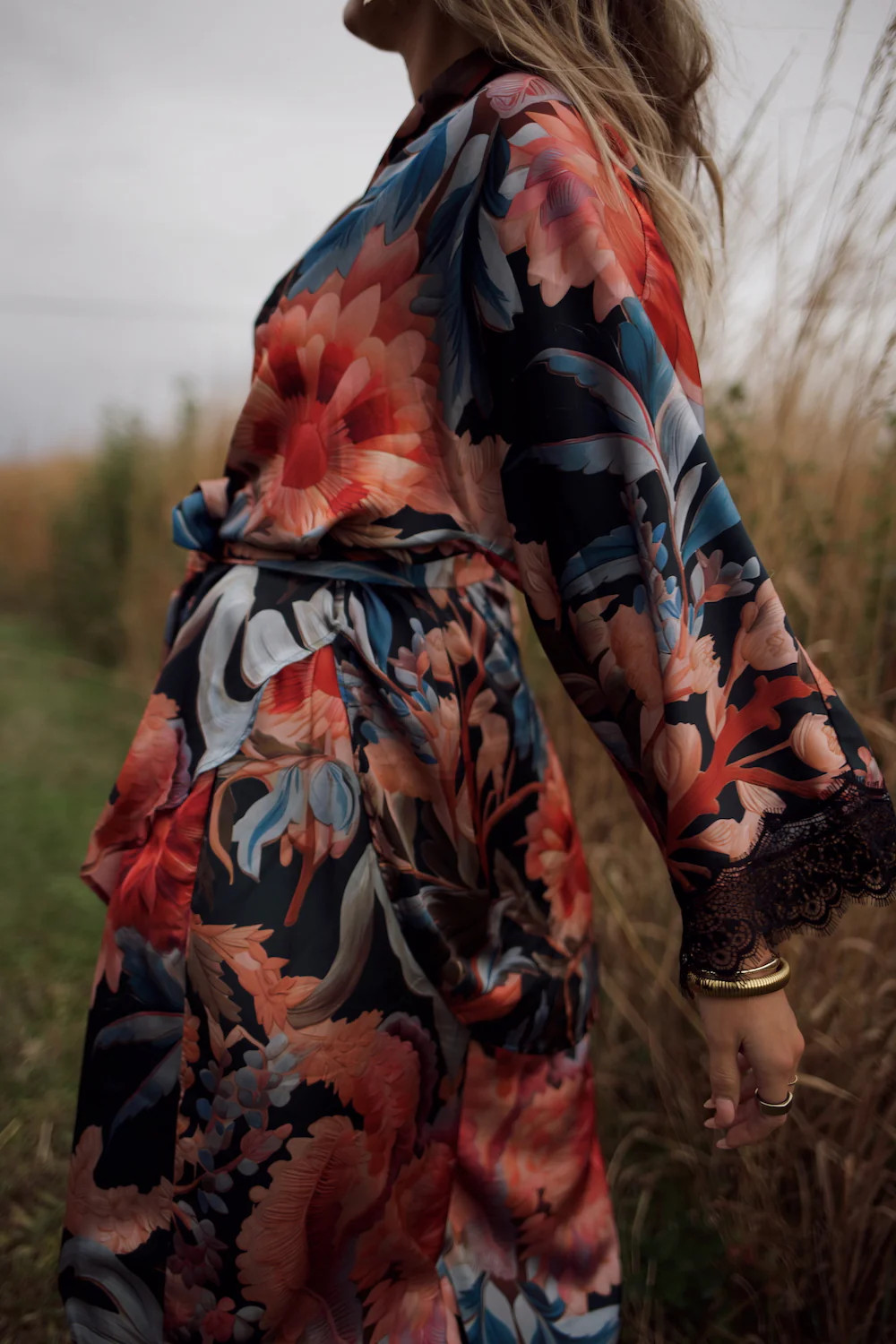 Lace Essential Button Down - Midnight Floral | How Do You Wear That