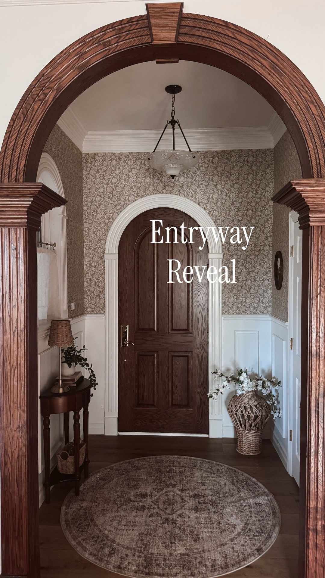 Entryway reveal

#LTKHome