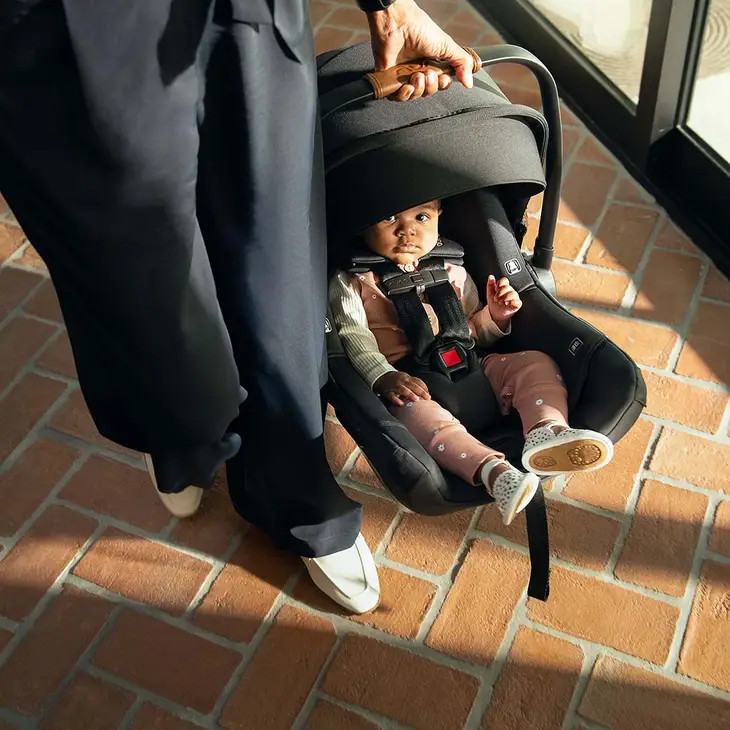 pipa™ aire + pipa series base | Nuna Baby
