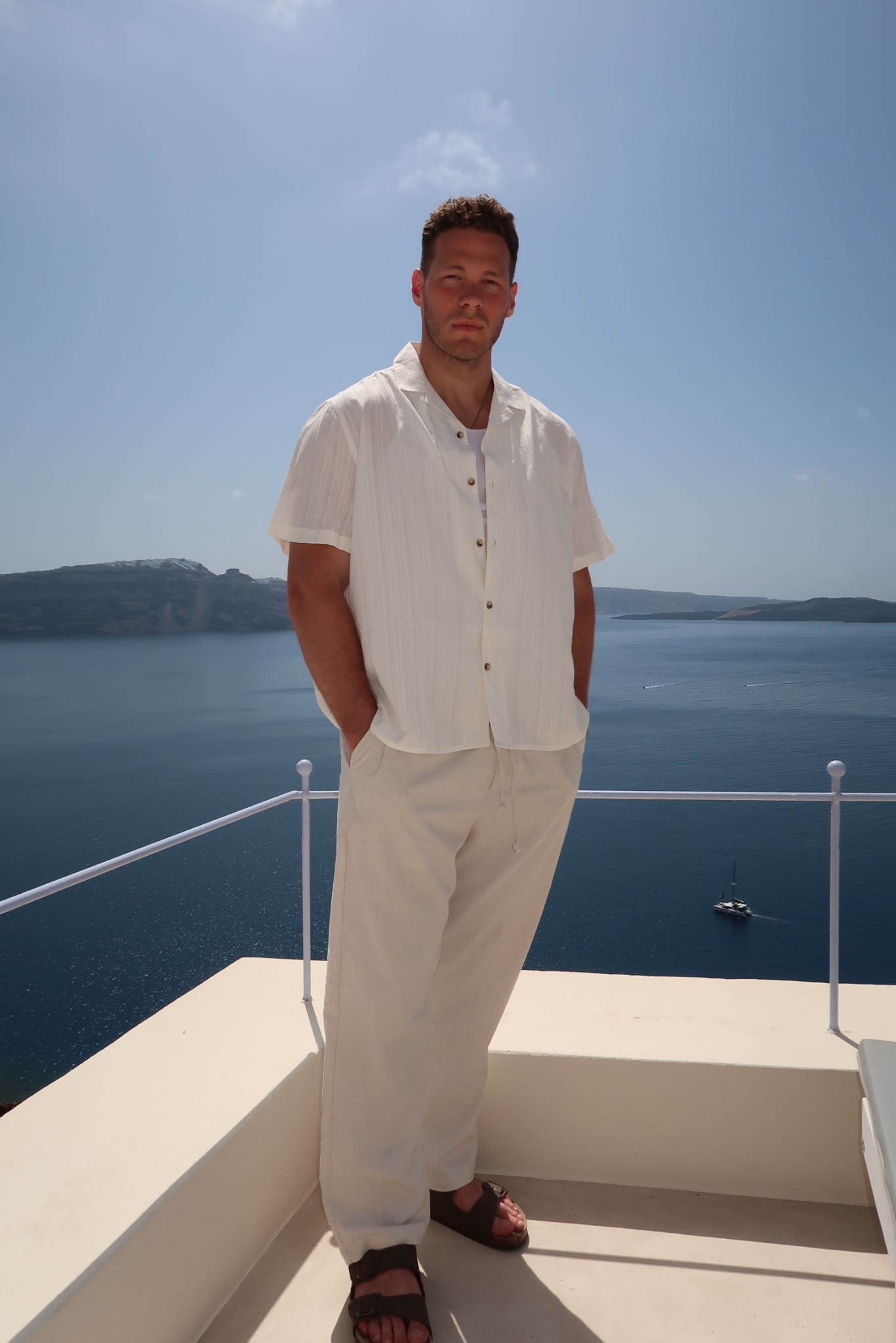 Men’s summer outfits // white short sleeve button down, linen pants, white tank, gold jewelry 